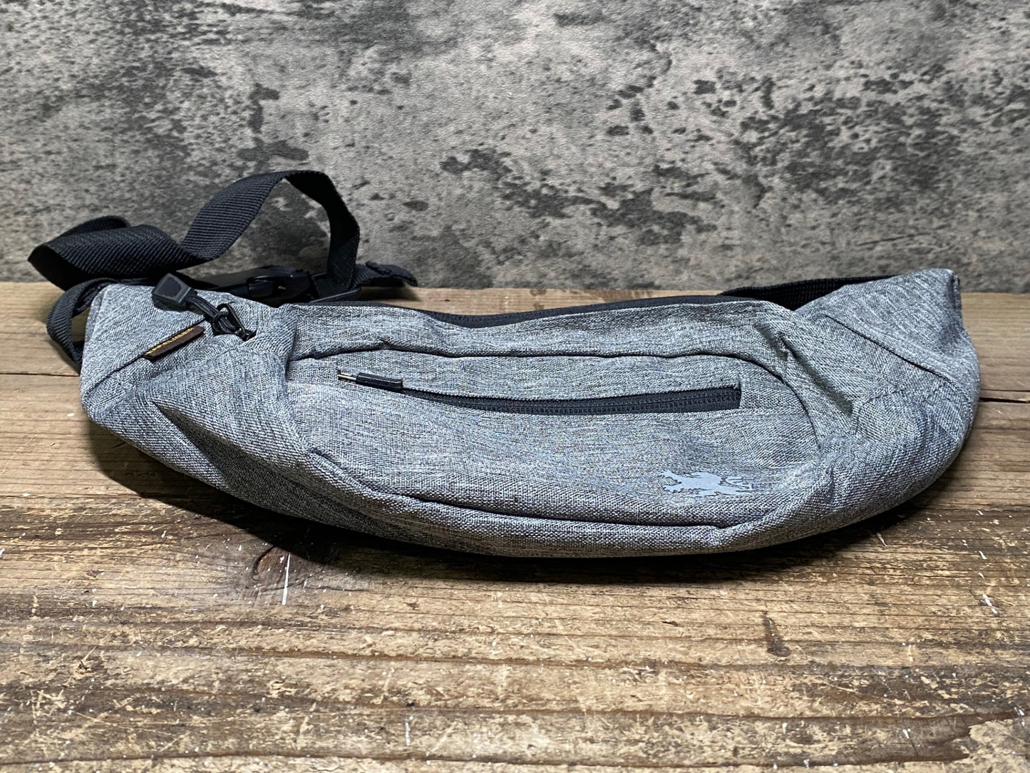 IX312 カペルミュール KAPELMUUR ウエストポーチ グレー