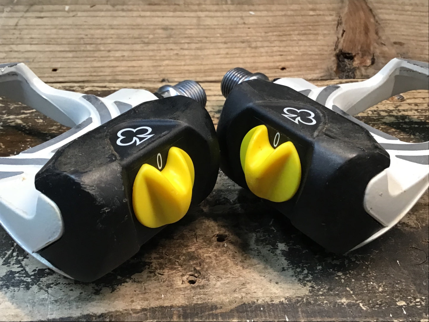 IU776 ルック LOOK PP396 COLNAGO ビンディングペダル 白 デルタクリート対応