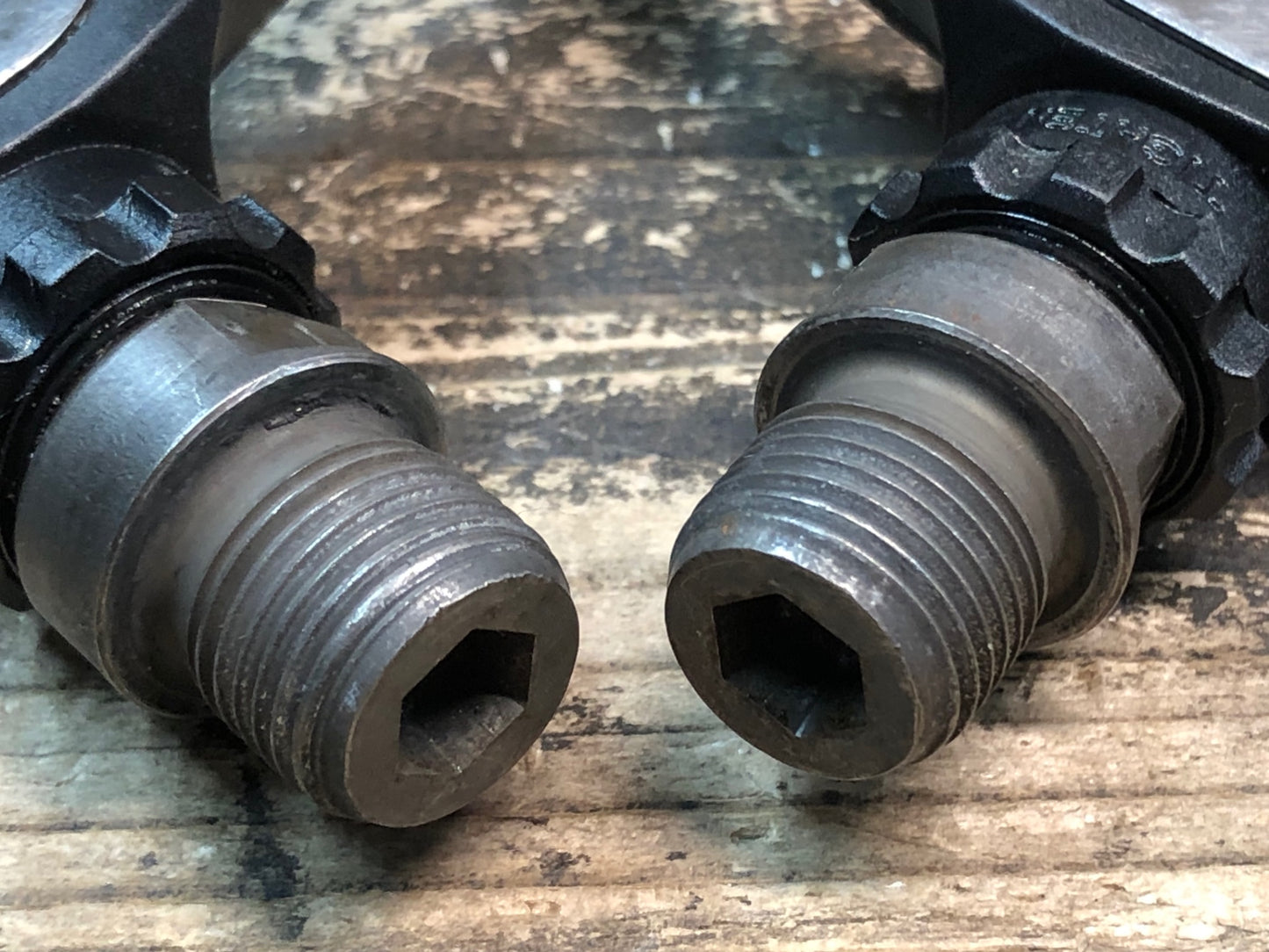 IE124 シマノ SHIMANO PD-R550 ビンディングペダル SPD-SL