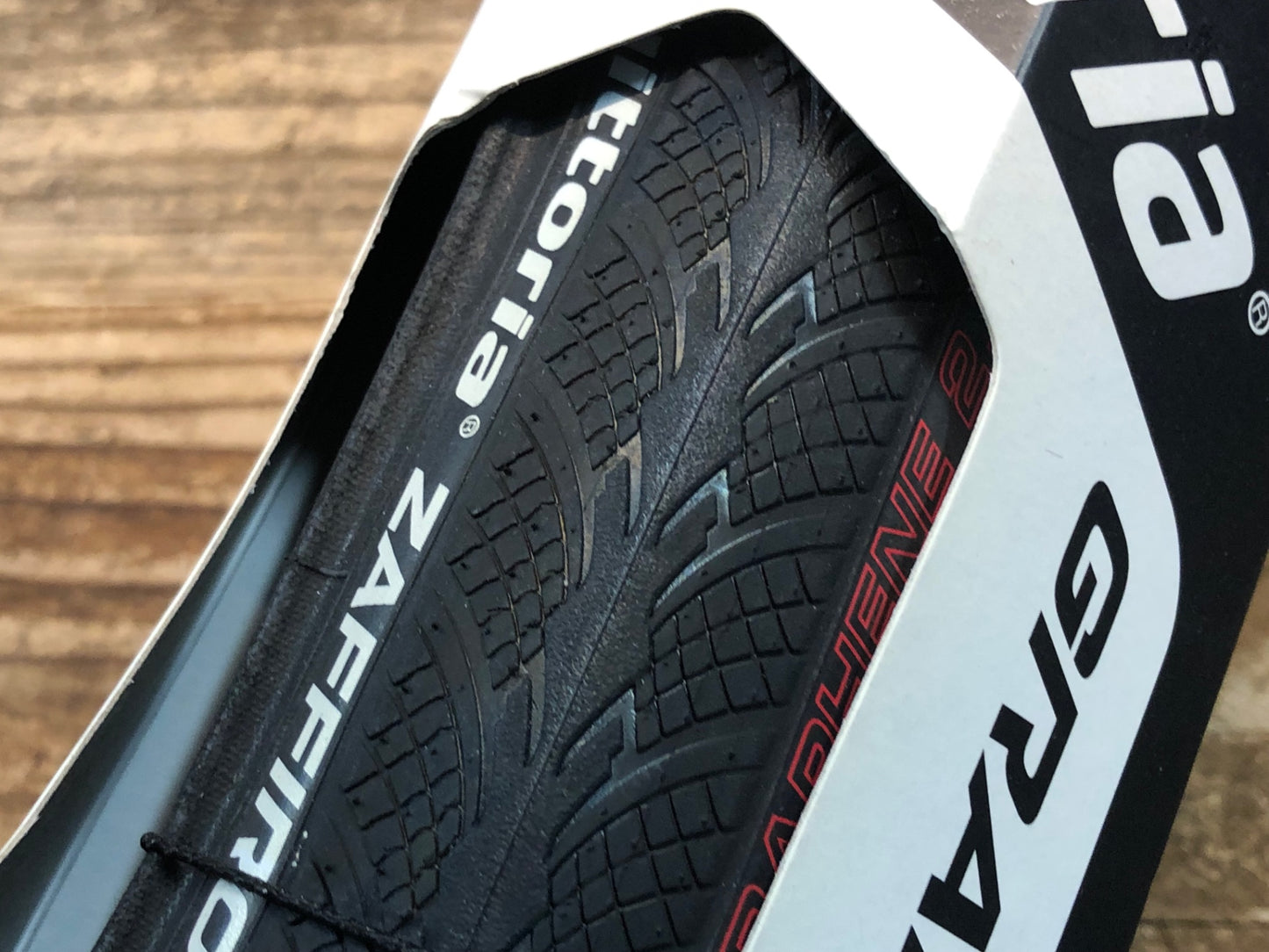 IW079 ヴィットリア vittoria ZAFFIRO PRO GRAPHENE 2.0 700x23C