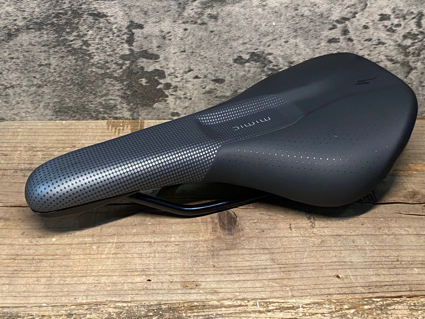 IY569 スペシャライズド SPECIALIZED BRIDGE COMP WITH MIMIC サドル 黒 143mm