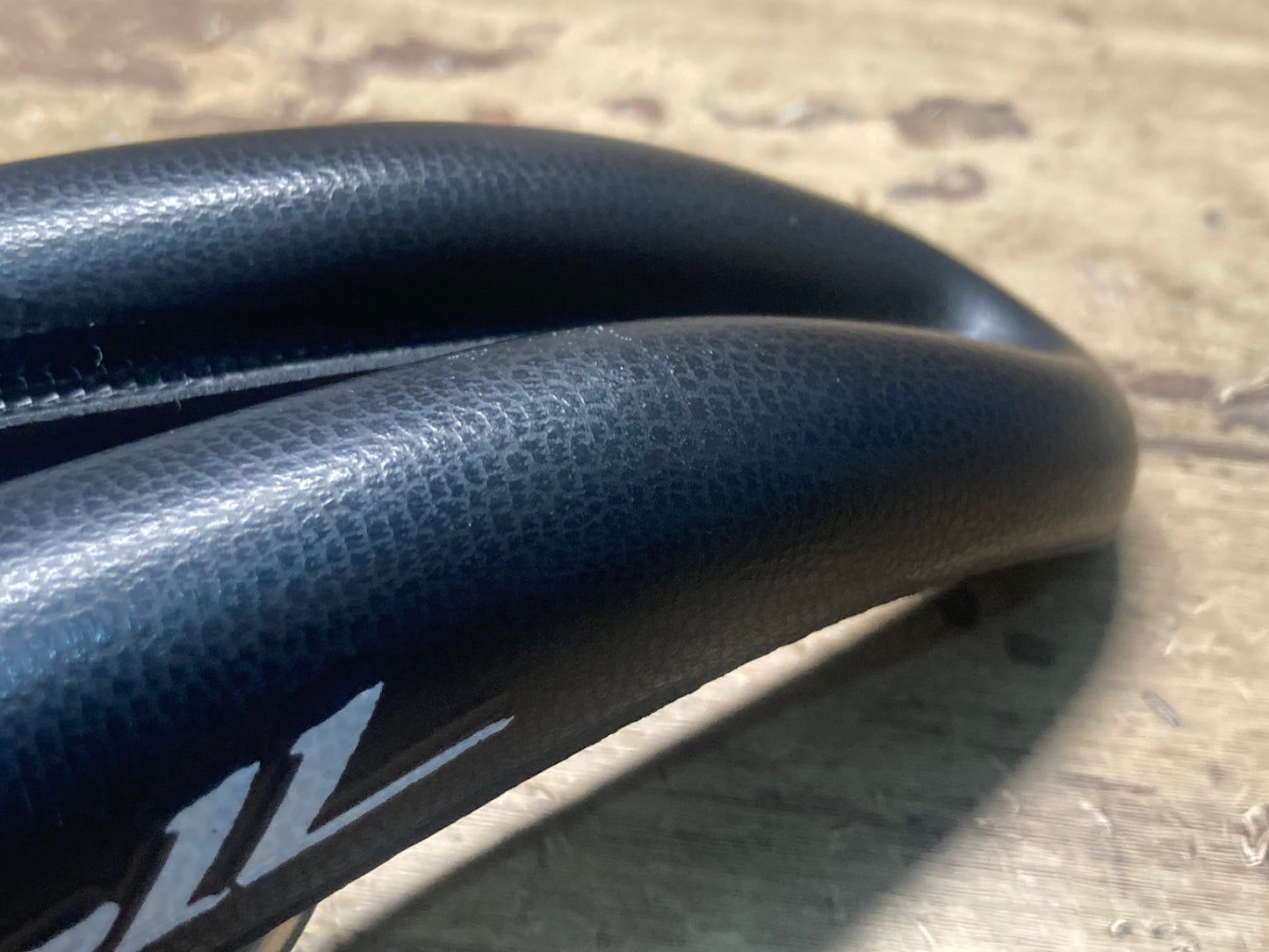 IH404 SELLE SMP ヘル hell サドル 黒 aisi 304 tubeレール