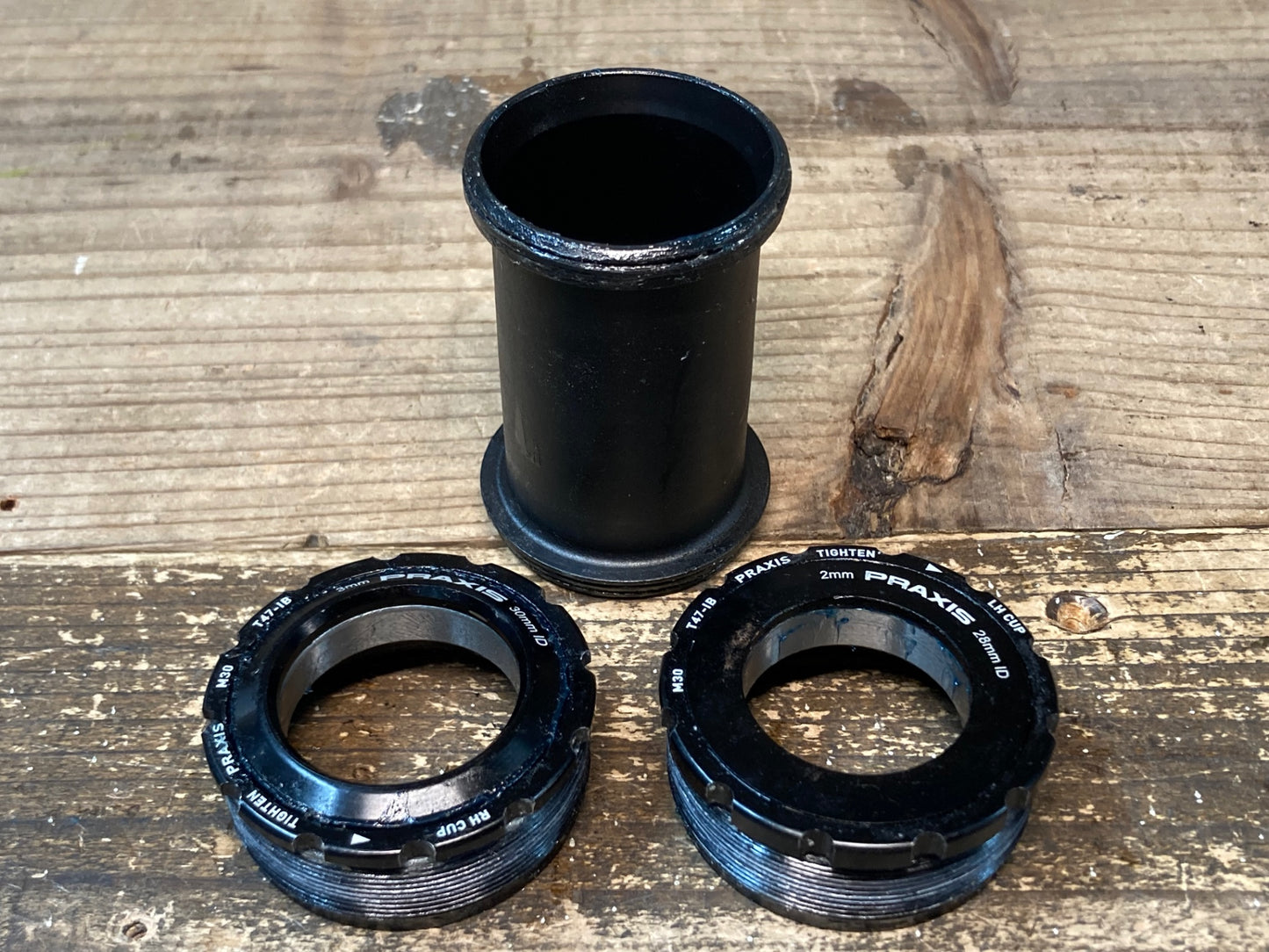 IW385 プラクシス PRAXIS T47 BB ボトムブラケット