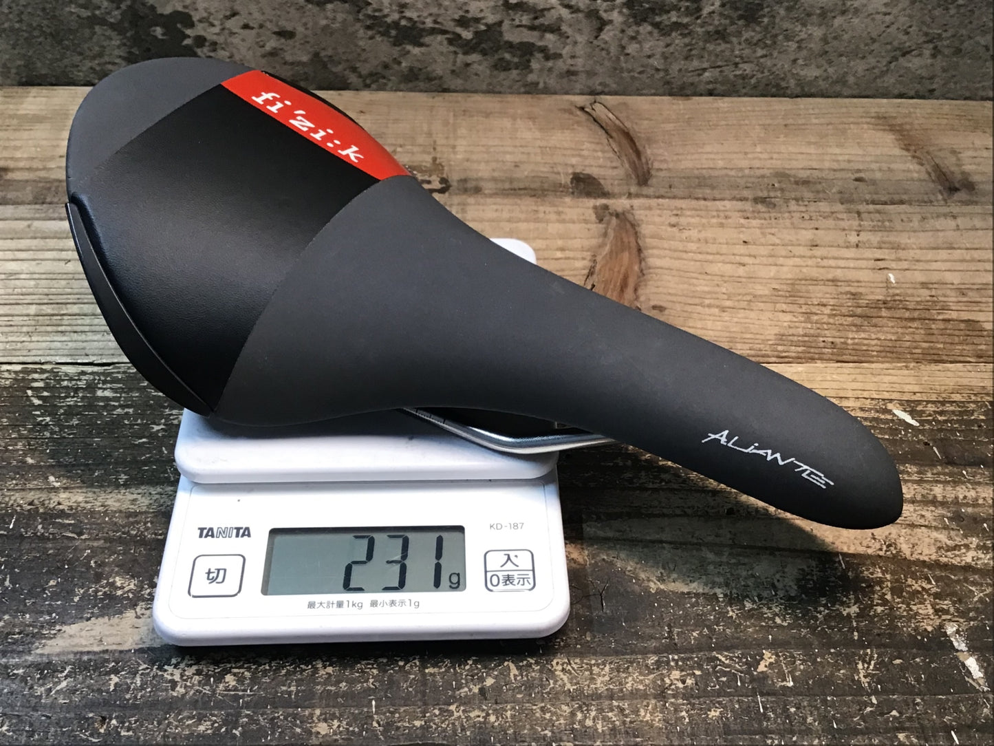 IU630 フィジーク fizik アリアンテ ALIANTE R3 サドル kiumレール