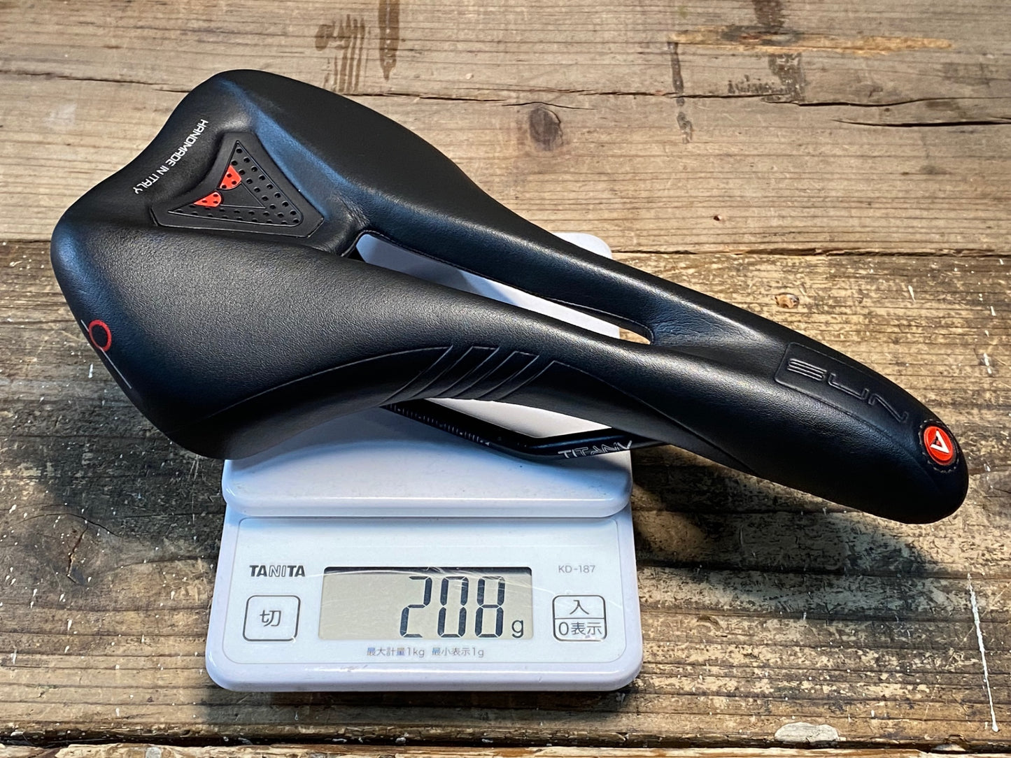 IX559 アスチュート ASTUTO SUN VT サドル TITANVレール