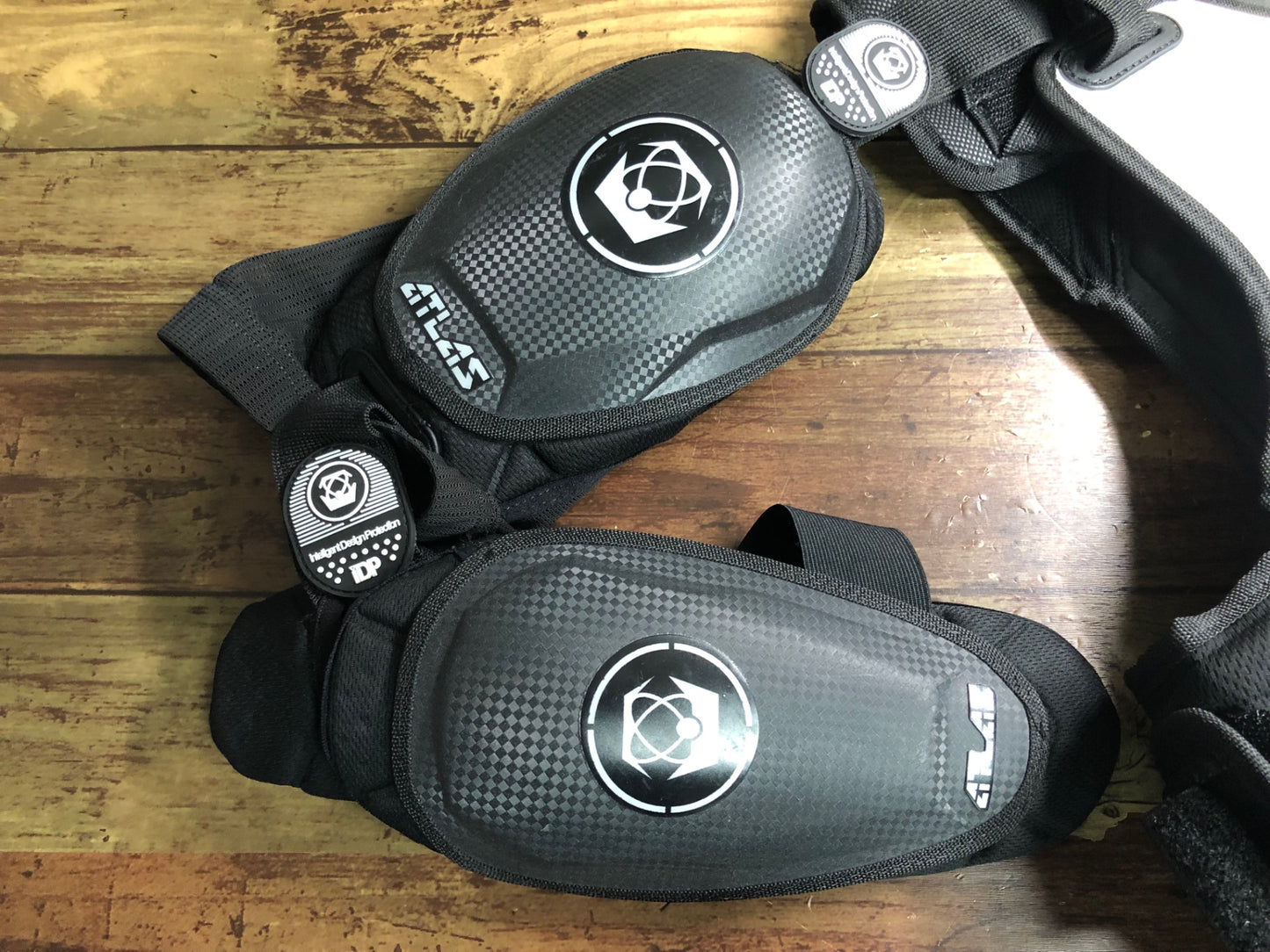 HR467 アトラス ATLAS ガーディアンボディプロテクター 白 S/Mサイズ (胸囲84-104cm)