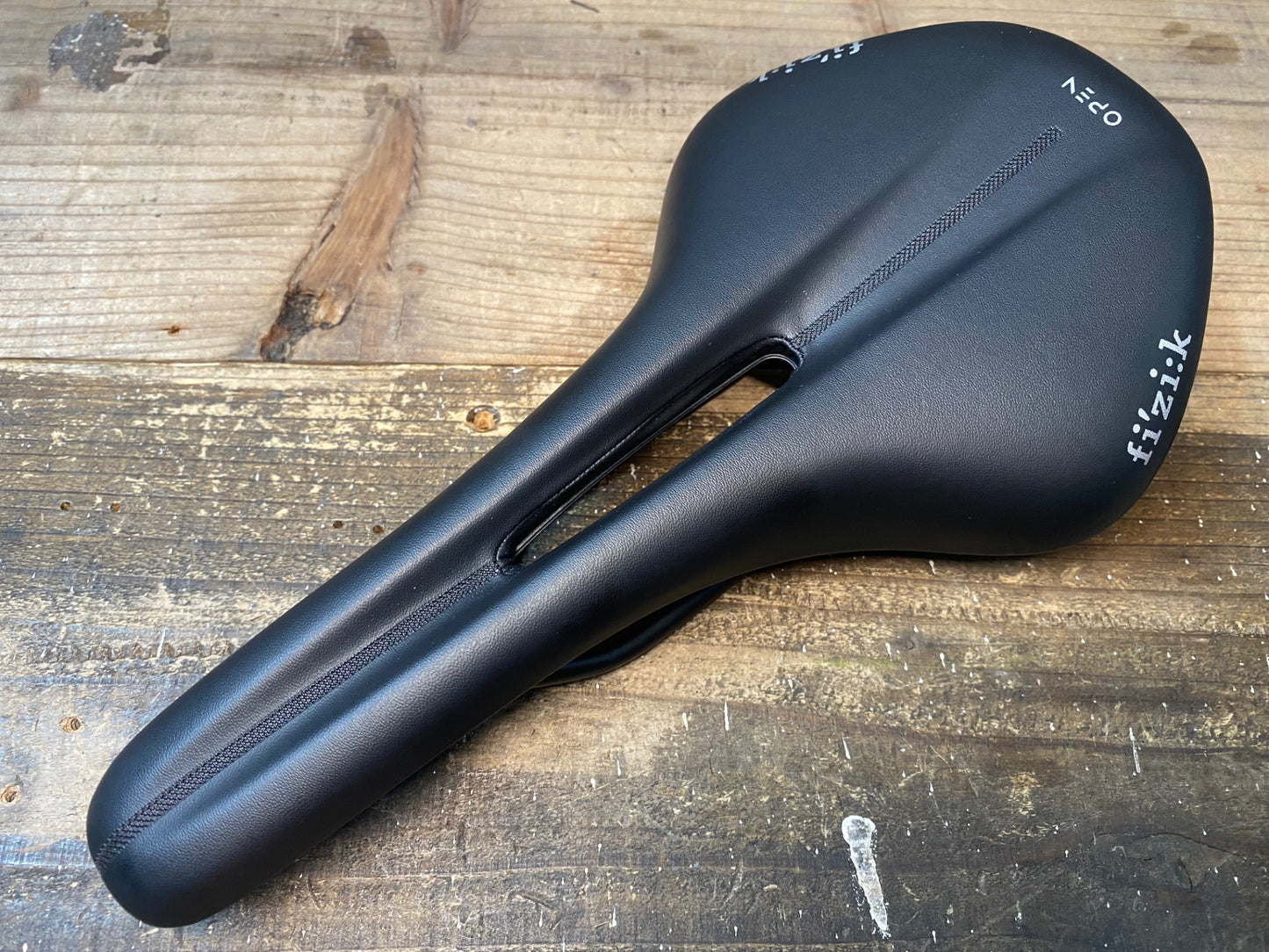 IT378 フィジーク FIZIK アンタレス ANTARES R5 OPEN REGULAR サドル 黒