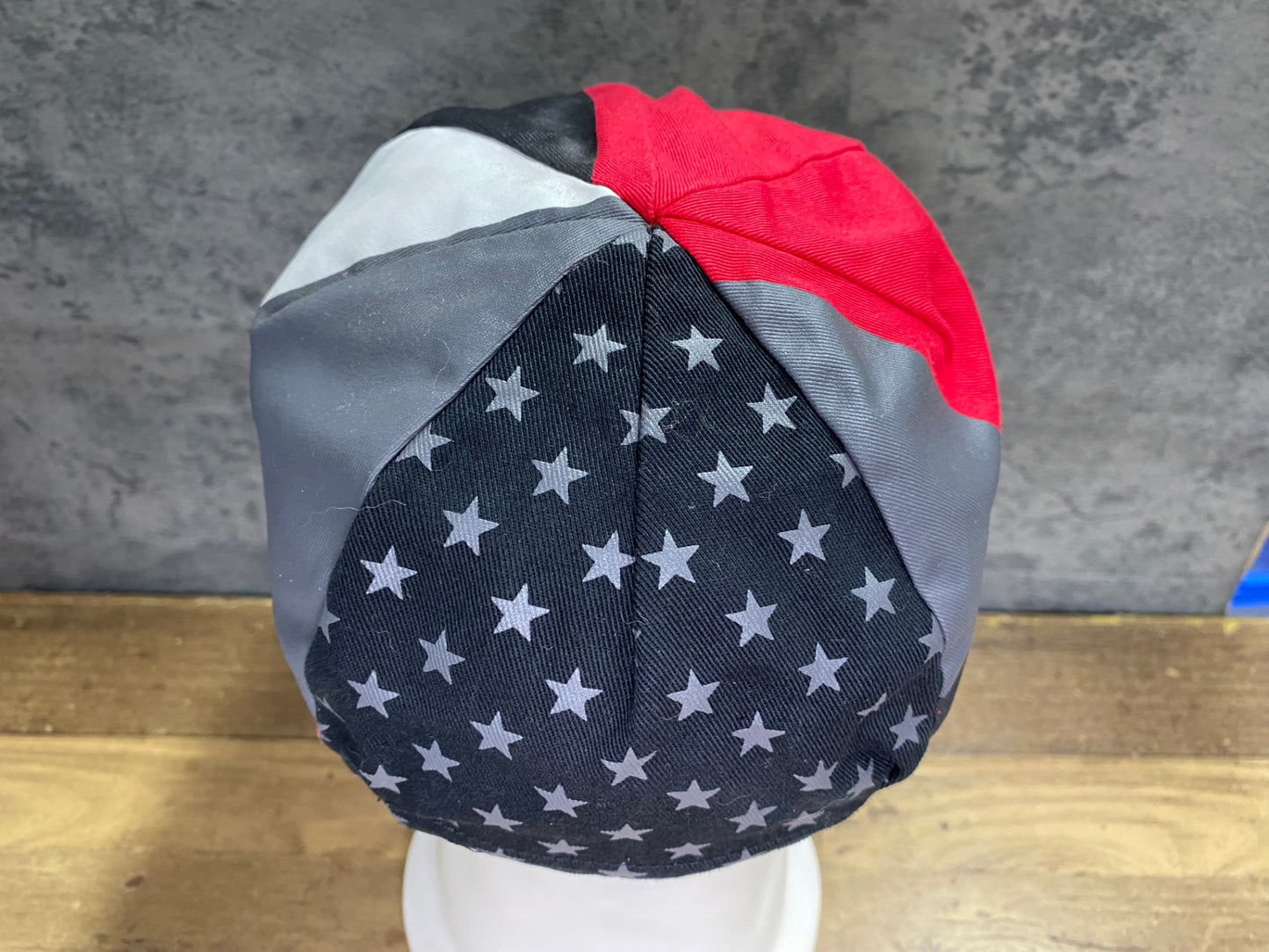 IZ748 ラファ Rapha サイクルキャップ 黒 赤