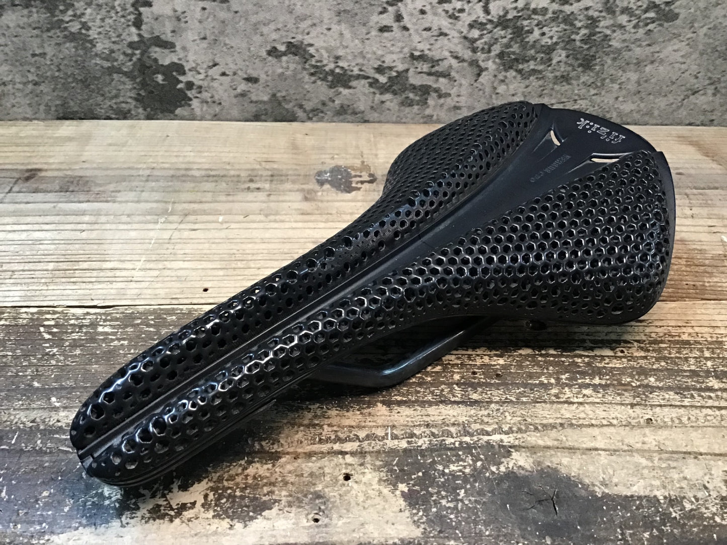 JA533 フィジーク fizik アンタレス ANTARES VERSUS EVO R1 Adaptive サドル カーボンレール 149mm