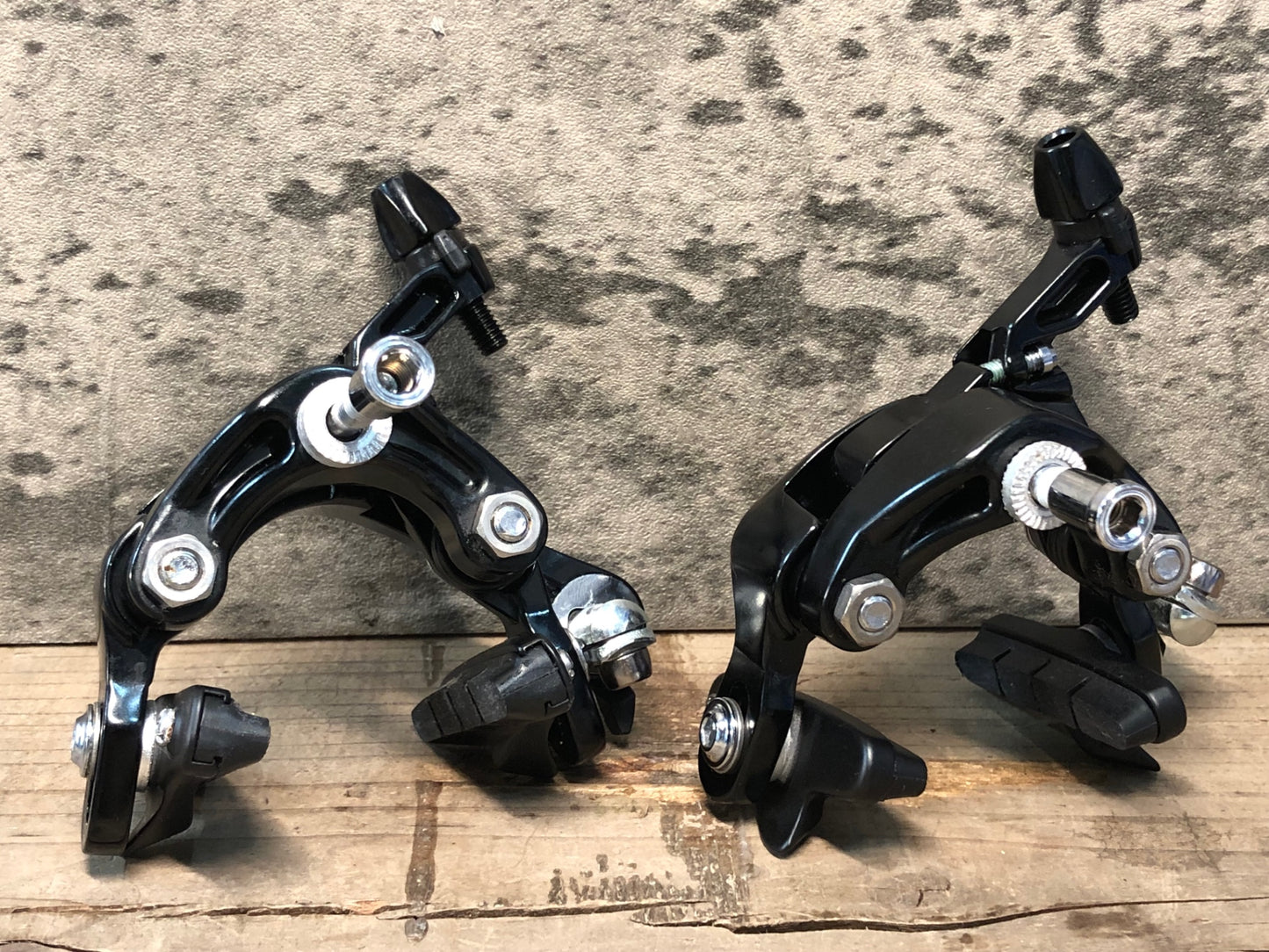 IT142 シマノ SHIMANO 105 BR-5800 ブレーキキャリパー 前後セット