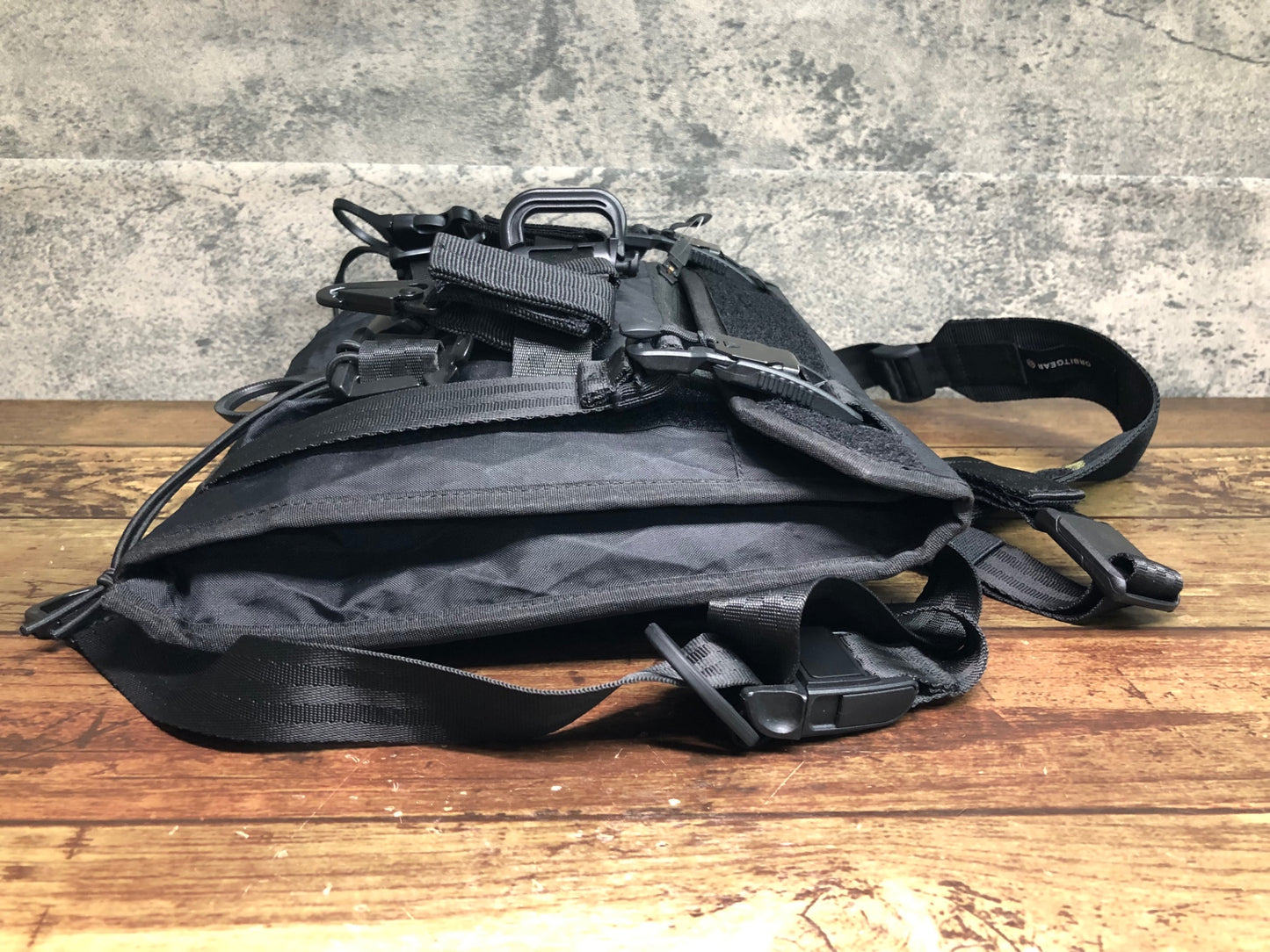 IN956 オービットギア ORBIT GEAR ショルダーバッグ 黒 ※モデル不明