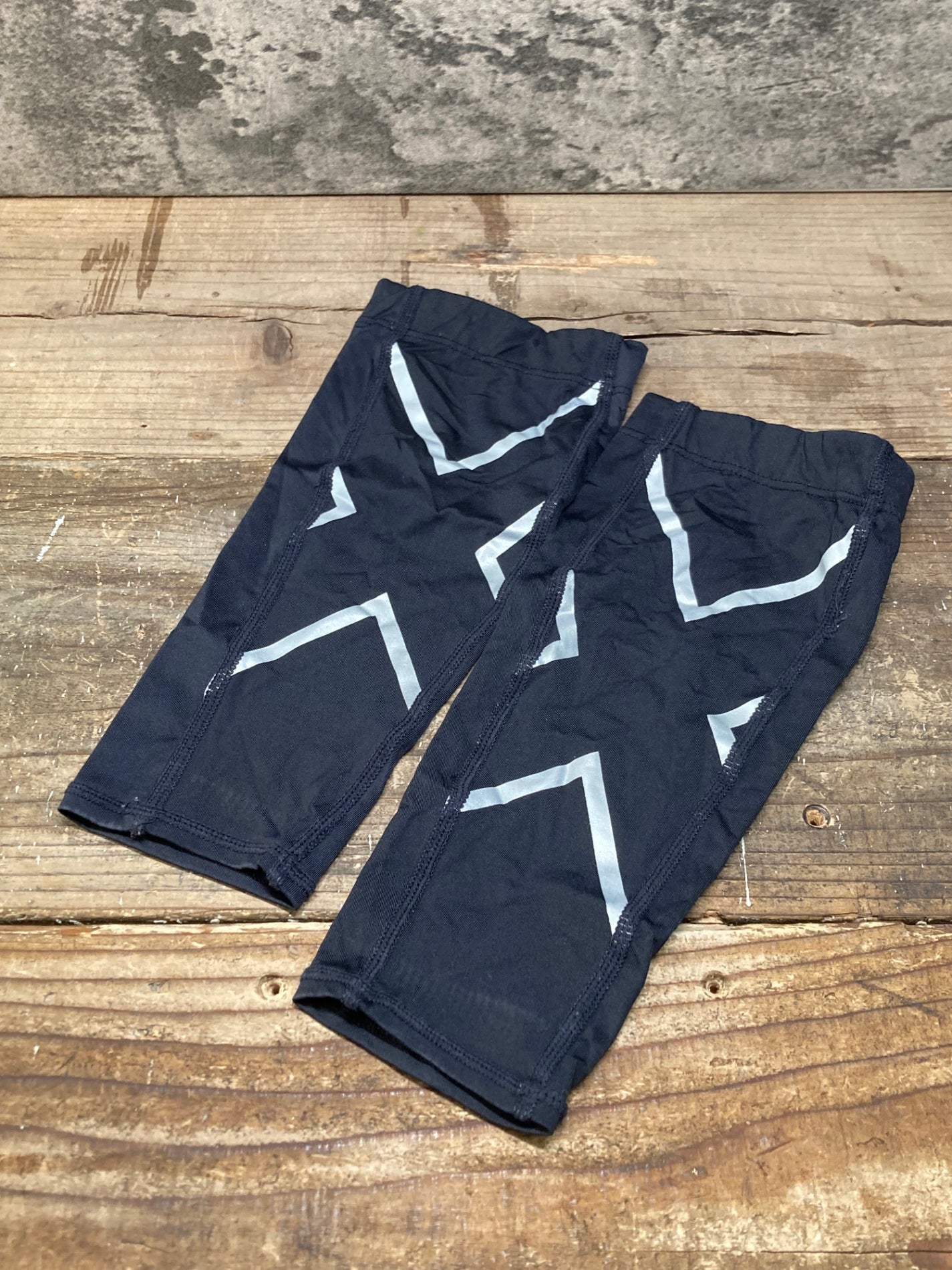 IP425 ツータイムズユー 2XU ニーカバー 黒 M ※タグ取れかけ