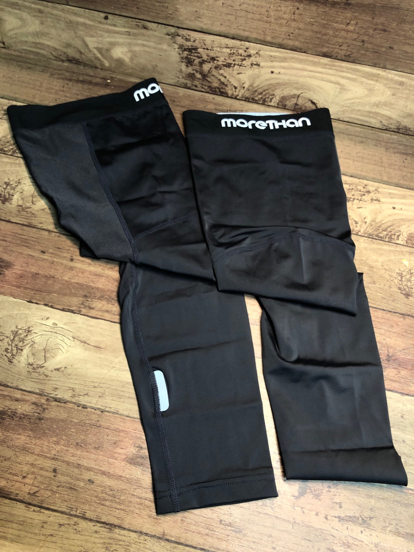 IL504 モアザン morethan レッグカバー 黒 L