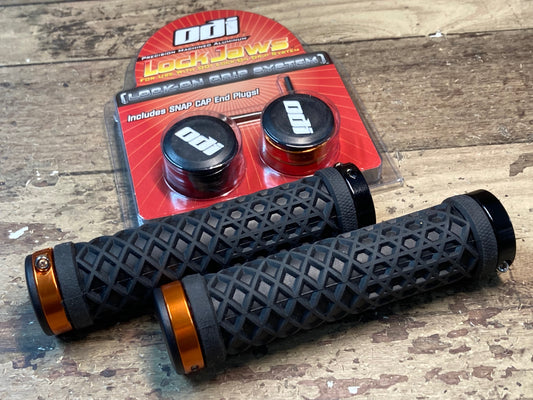 IL495 ODI GRIPS グリップ