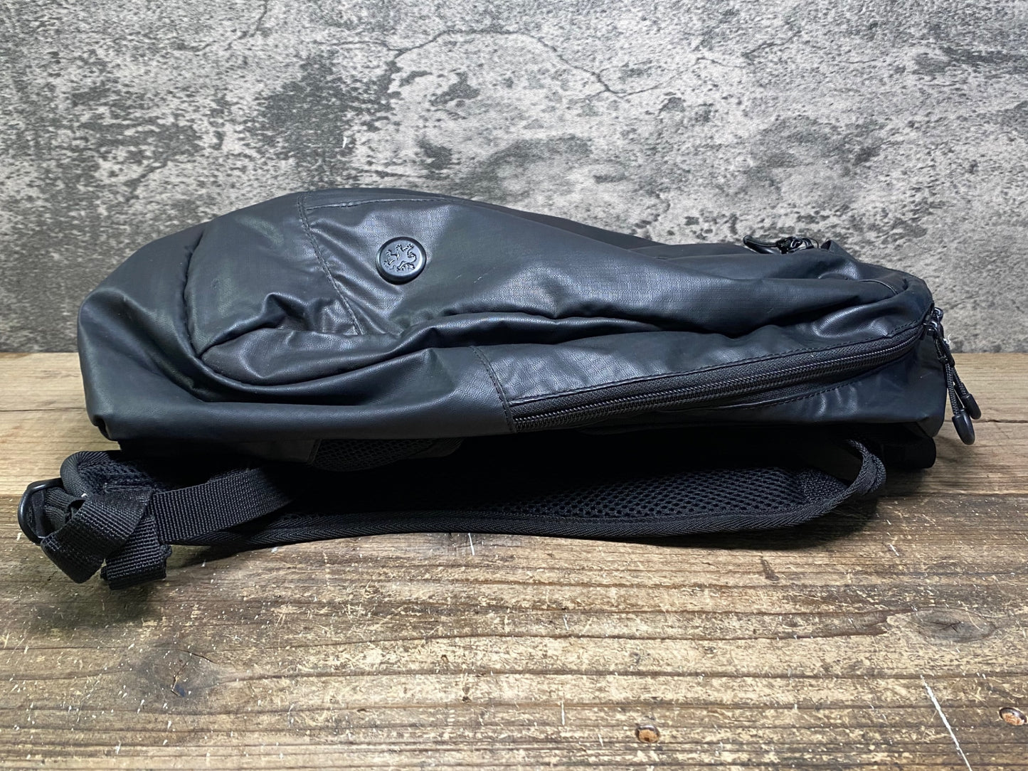 IX285 カペルミュール kapelmuur ミニリュック バックパック 黒