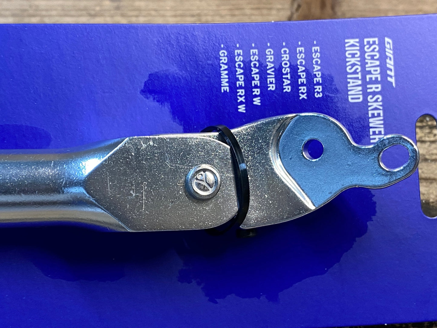 IV797 ジャイアント GIANT ESCAPE R SKEWER KICKSTAND スタンド