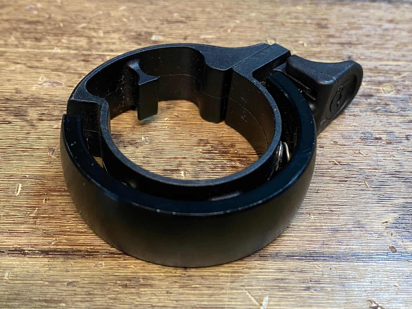 IZ044 ノグ knog Oi サイクルベル 黒