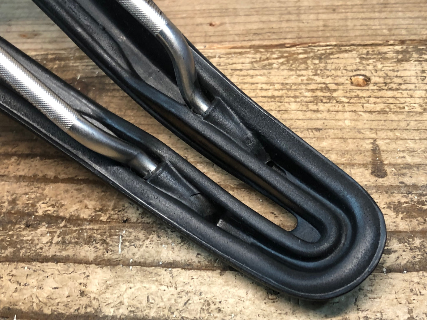 JA564 SELLE SMP ヘル hell S サドル 黒 138mm aisi 304 tubeレール