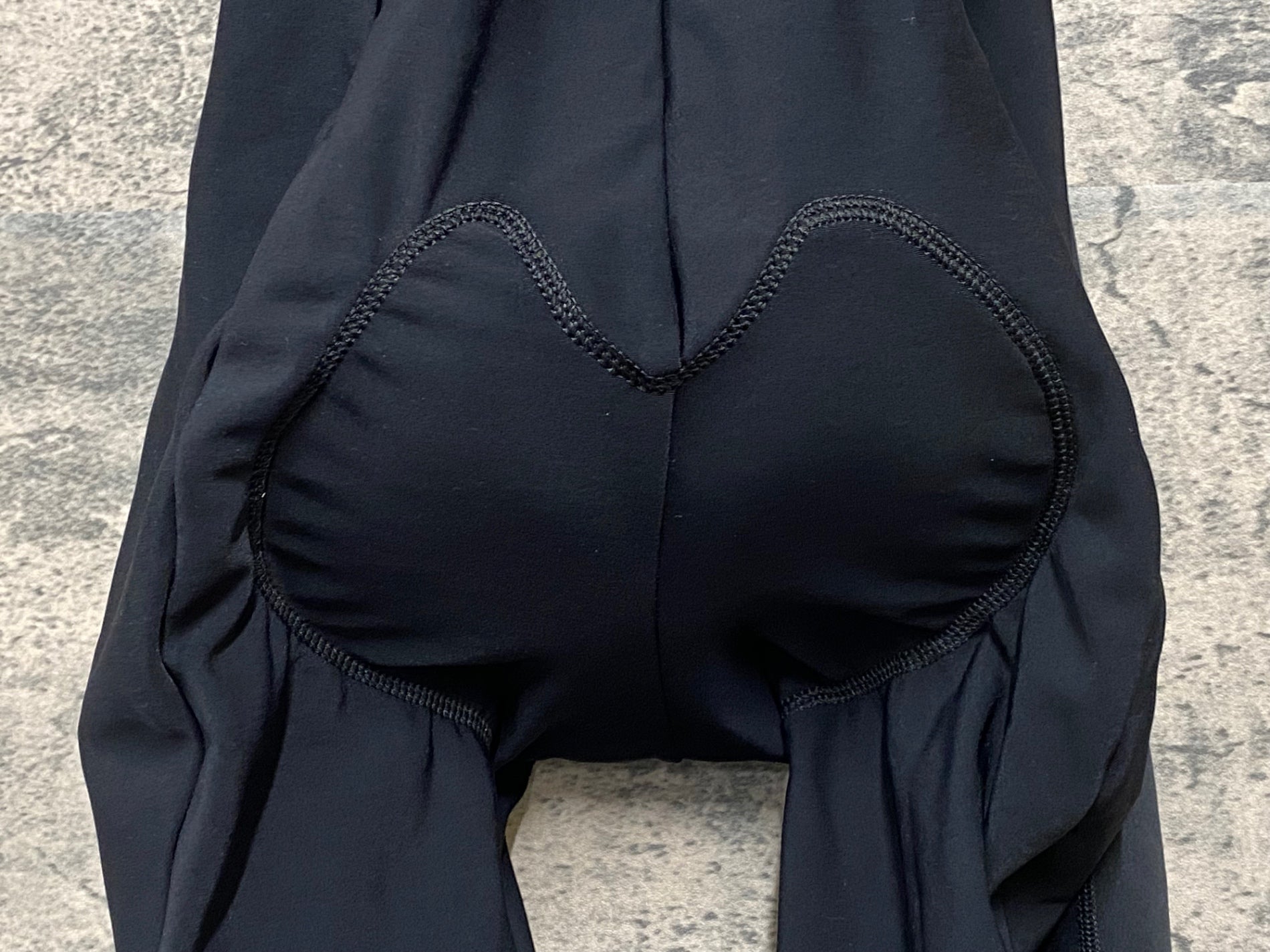 公式通販サイトセール ビブタイツ CASTELLI カステリ IZ057 黒 AMORE BICI – 裏起毛 L ウェア
