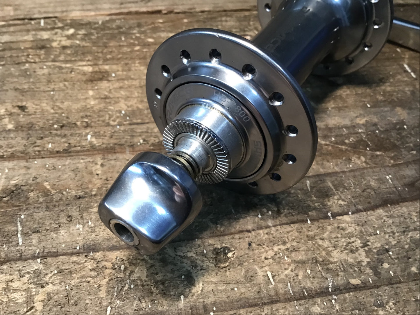 IR434 シマノ SHIMANO デュラエース DURA-ACE HB-7800 フロントハブ 28H クイック付属 ※小傷