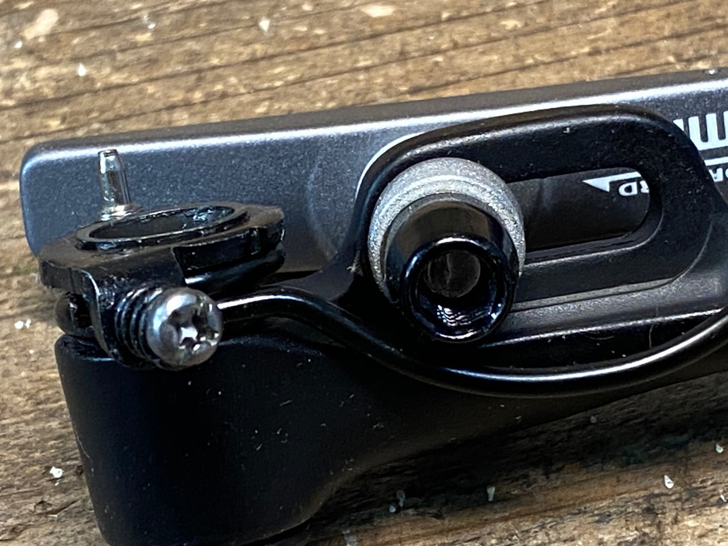 IR369 シマノ SHIMANO ALIVIO BR-T4010 Vブレーキリア 黒