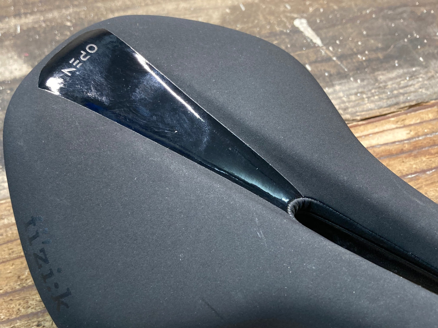 IR164 フィジーク fizik アンタレス ANTARES R1 OPEN CARBON BRAIDED サドル