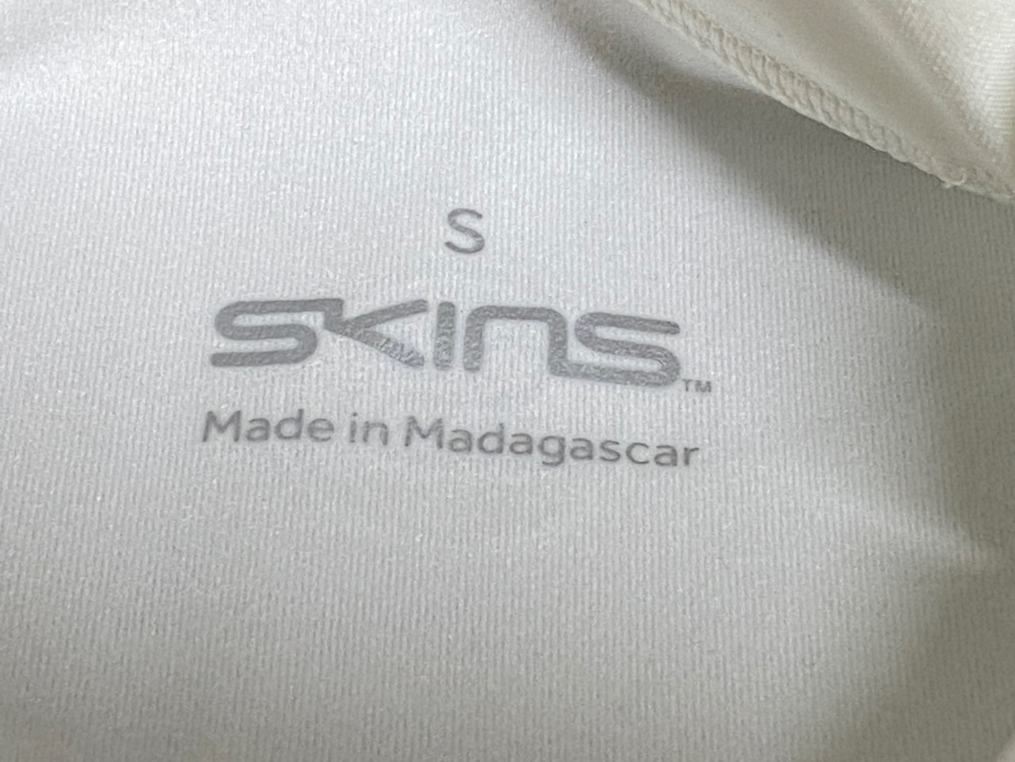 IW943 スキンズ SKINS DNAmic Force 長袖 ベースレイヤー S ホワイト 裏起毛