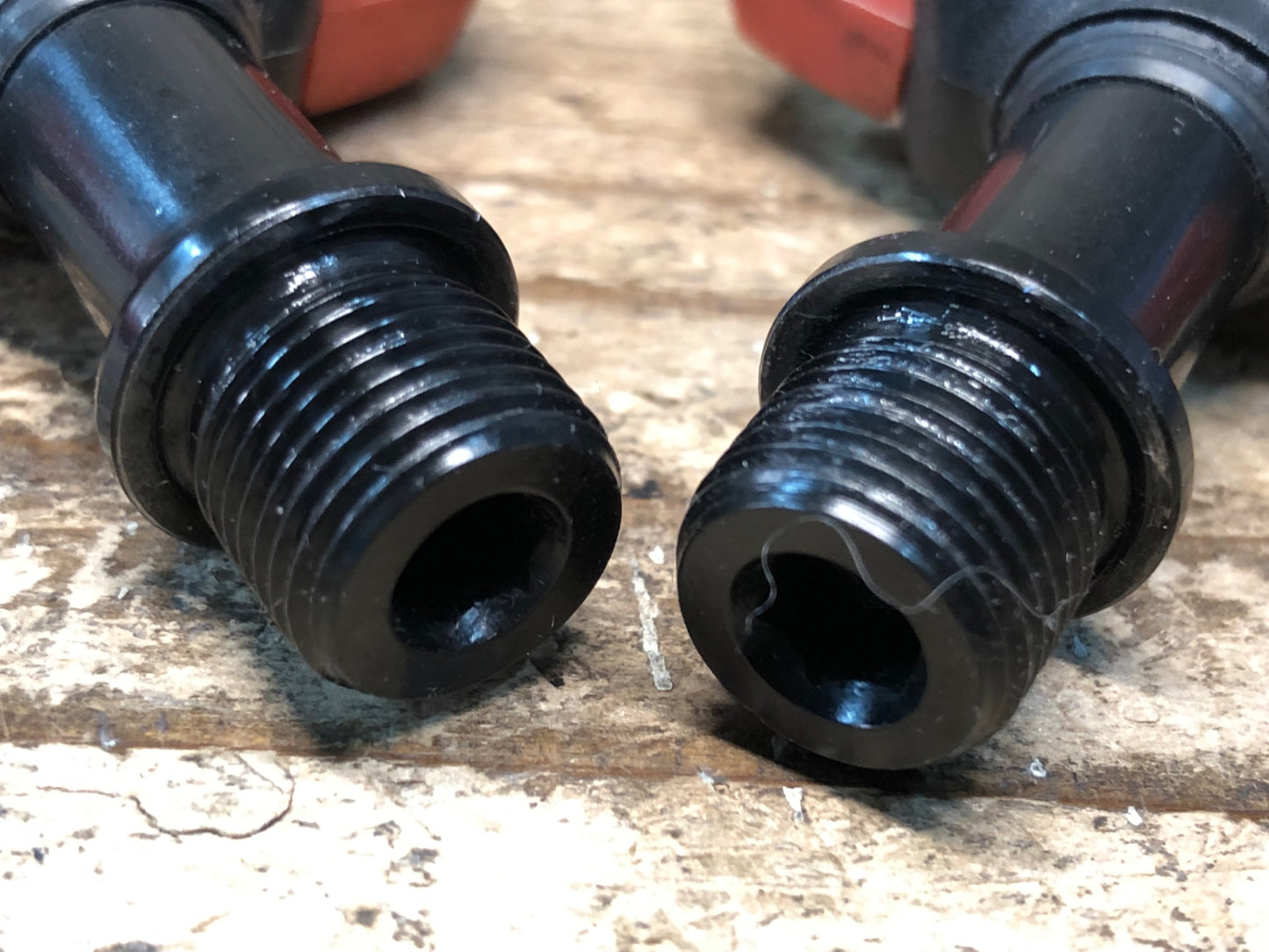 IZ559 クランクブラザーズ CRANK BROTHERS smarty ビンディングペダル 黒 赤 ※シャフトがたつきのためジャンク