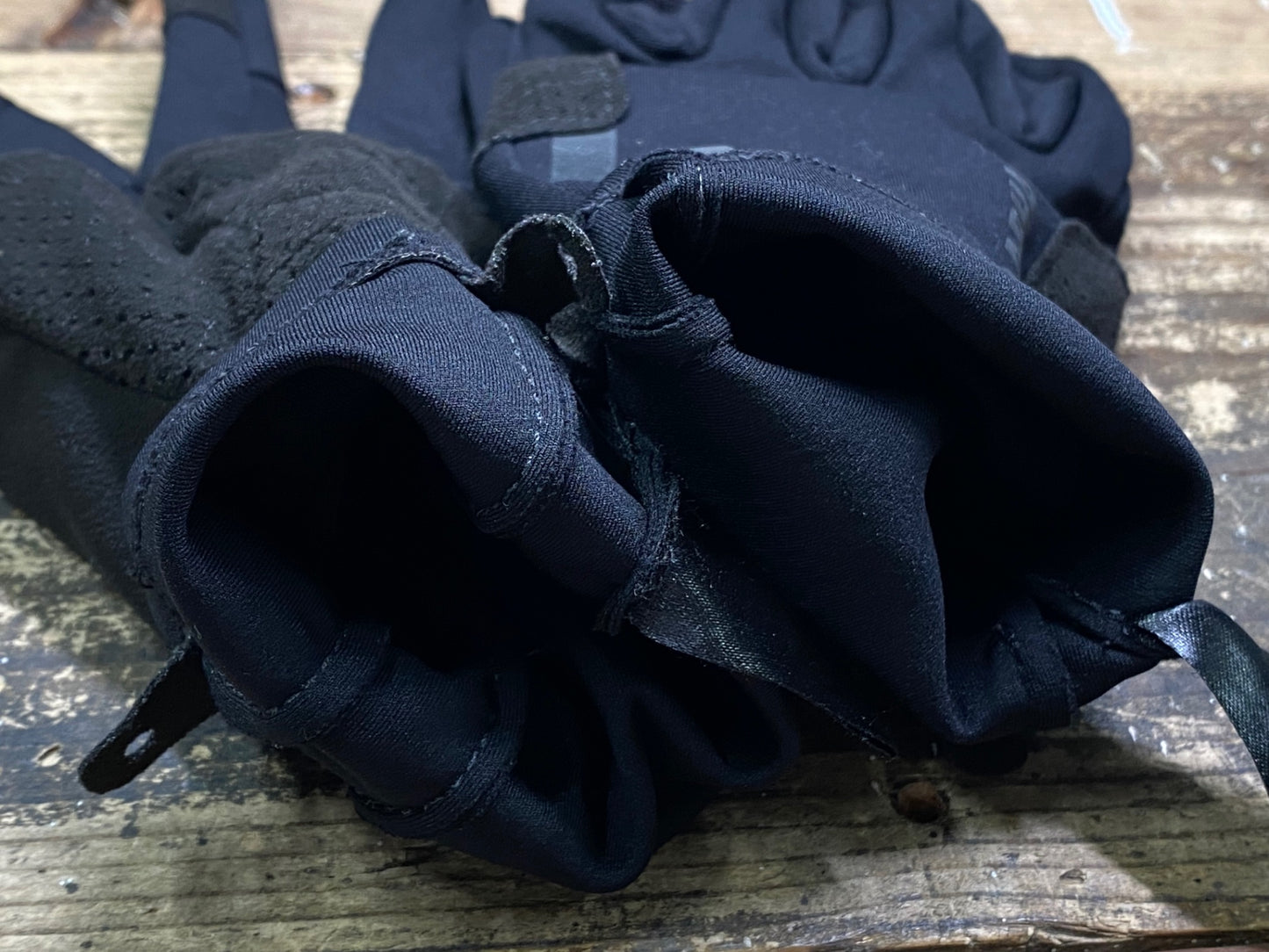 JC627 ラファ Rapha PRO TEAM SOFTSHELL GLOVES 裏起毛 長指 サイクルグローブ 黒 M