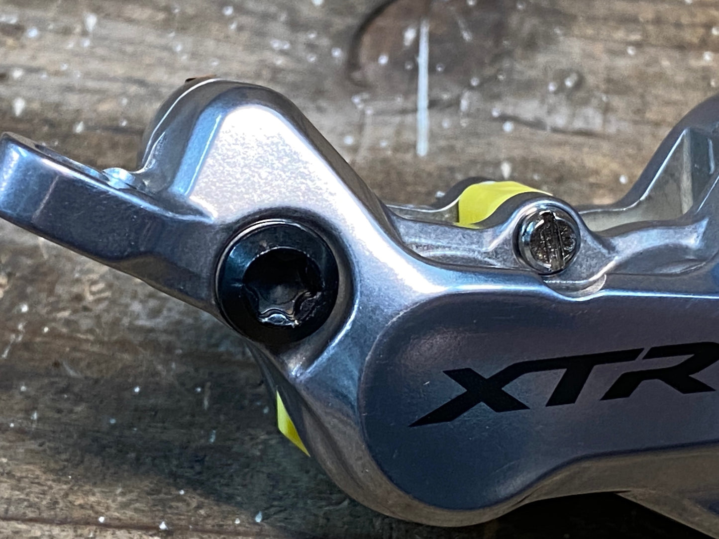 IR245 シマノ SHIMANO XTR BR-M9120 ディスクブレーキ キャリパー 4ピストン