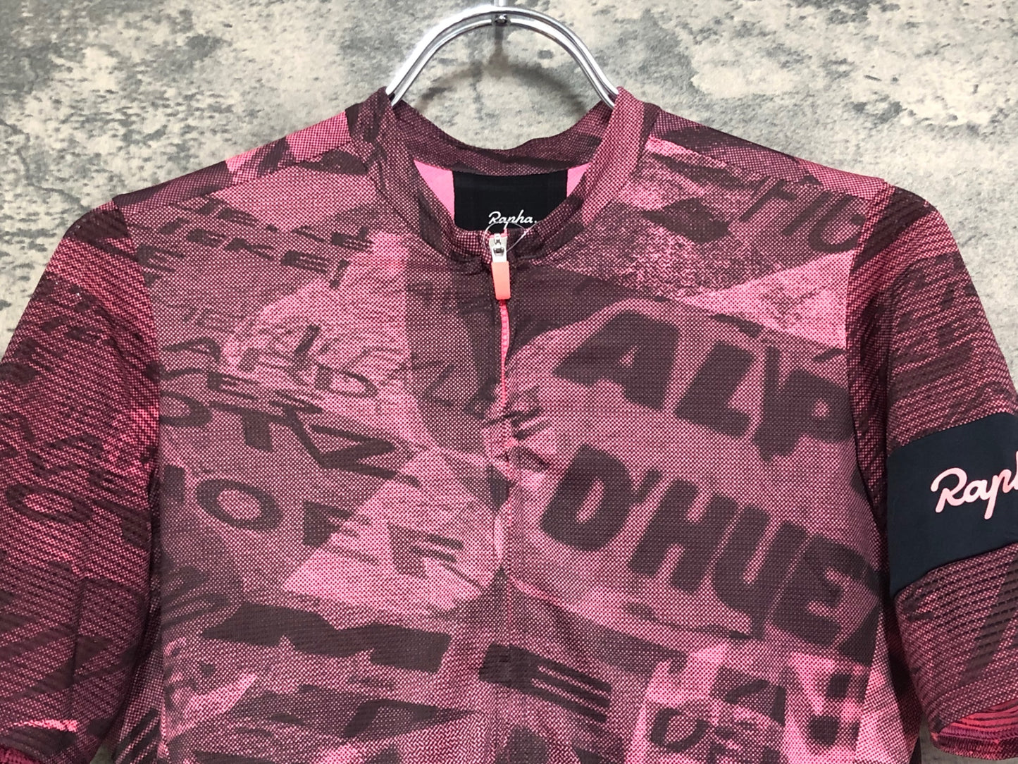 IX371 ラファ Rapha SOUPLESSE FLYWEIGHT JERSEY GRAFFITI PRINT 半袖 サイクルジャージ ピンク S