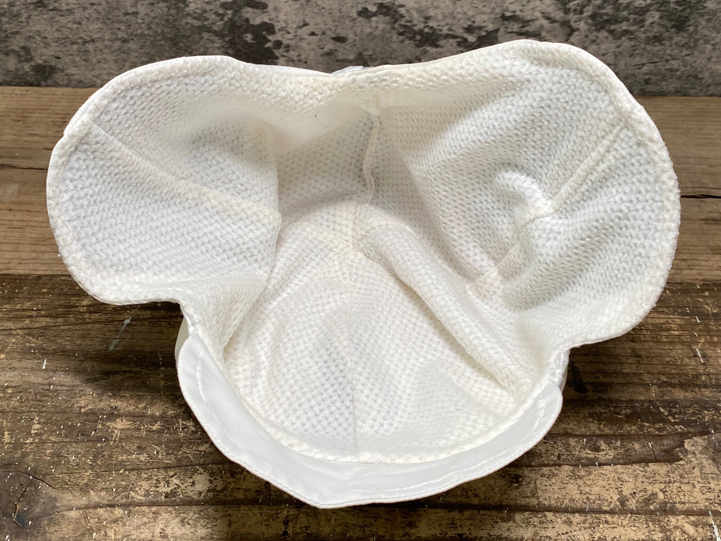 IW508 アソス Assos WINTER サイクルキャップ 白 フリーサイズ 裏起毛