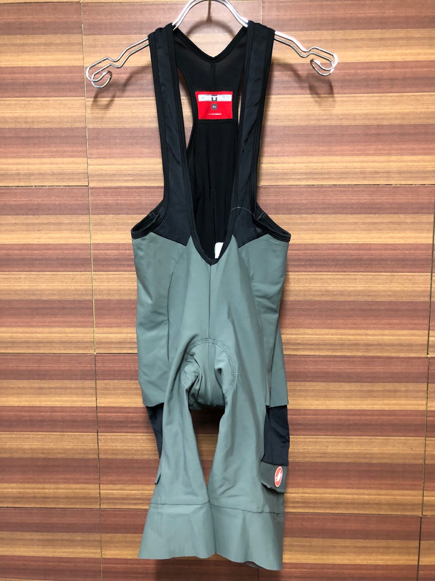 IL526 カステリ CASTELLI ビブショーツ カーキ XL IL526 カステリ CASTELLI ビブショーツ カーキ XL – BICI AMORE