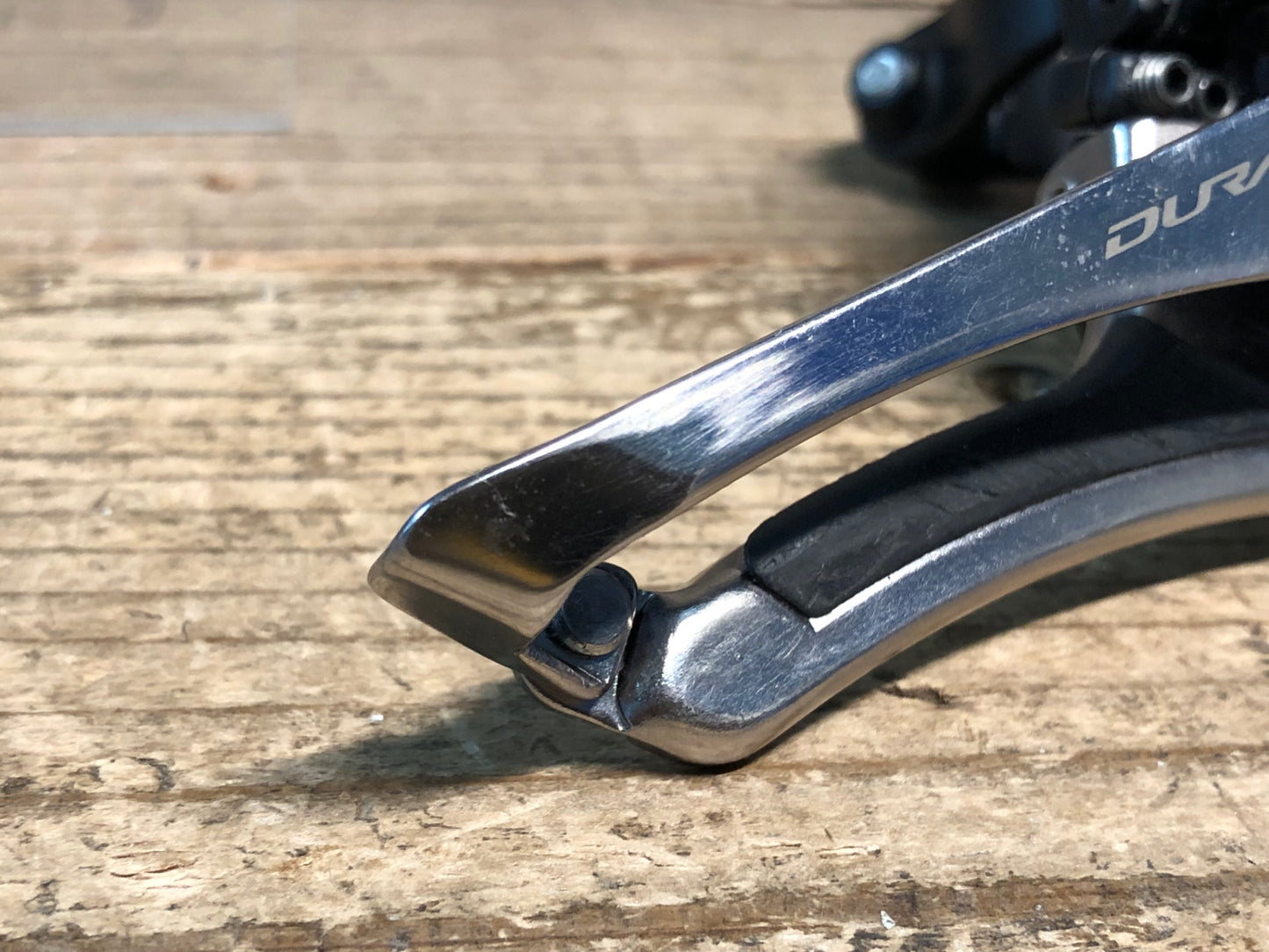 IZ970 シマノ SHIMANO デュラエース DURA-ACE FD-R9100 フロントディレイラー バンド式 Φ31.8