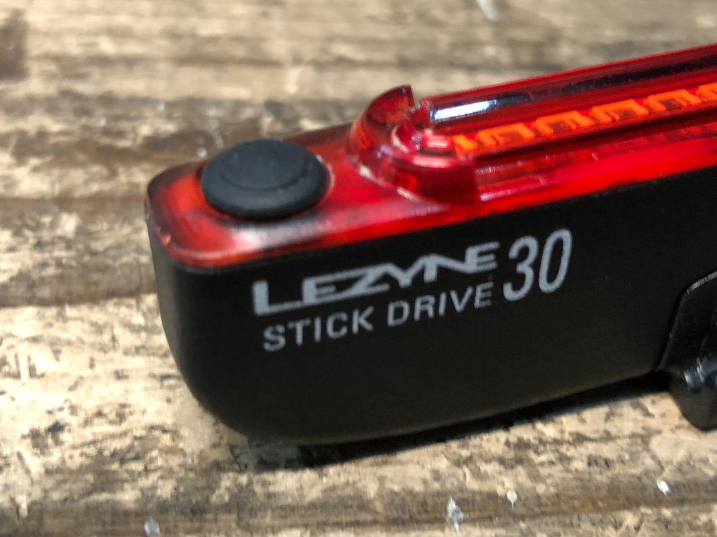 IU134 レザイン LEZYNE STICK DRIVE 30 テールライト 点灯確認済み