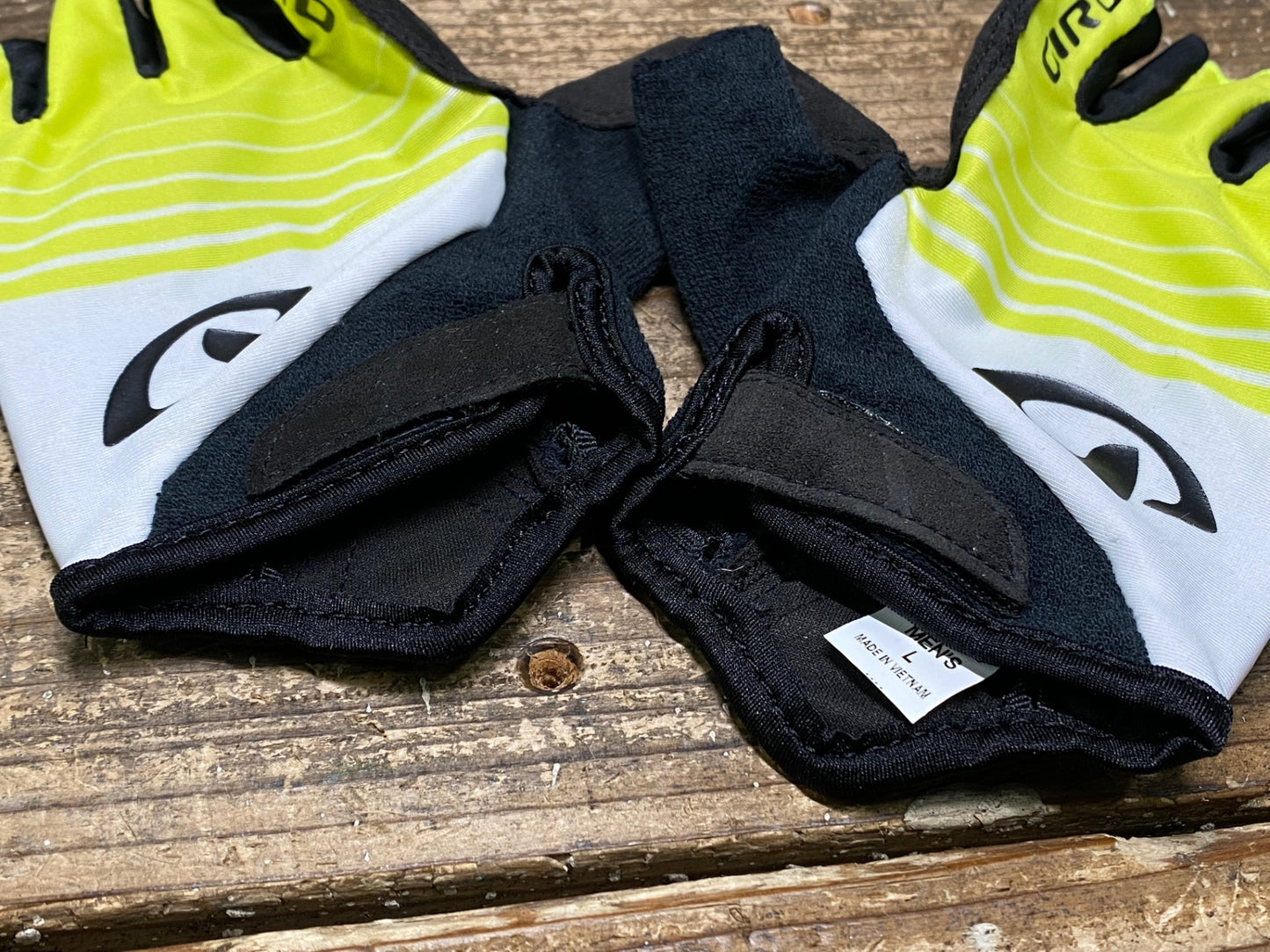 IS733 ジロ GIRO 指切り グローブ 黒 黄 L