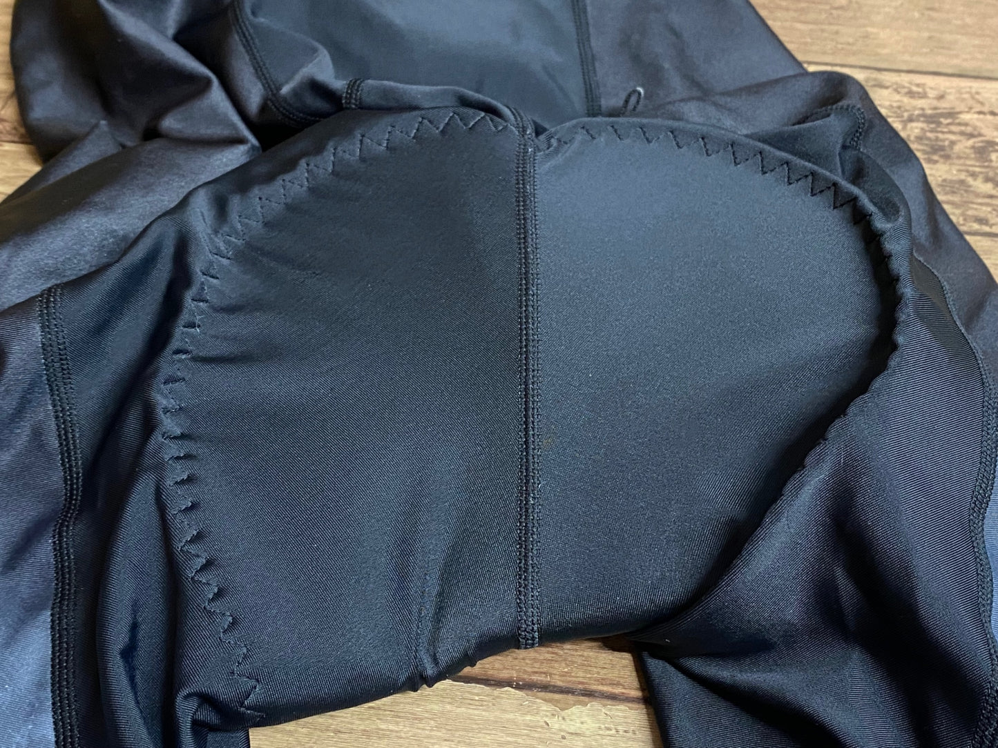 IT552 リオンドカペルミュール Lion de kapelmuur ビブショーツ 黒白 M