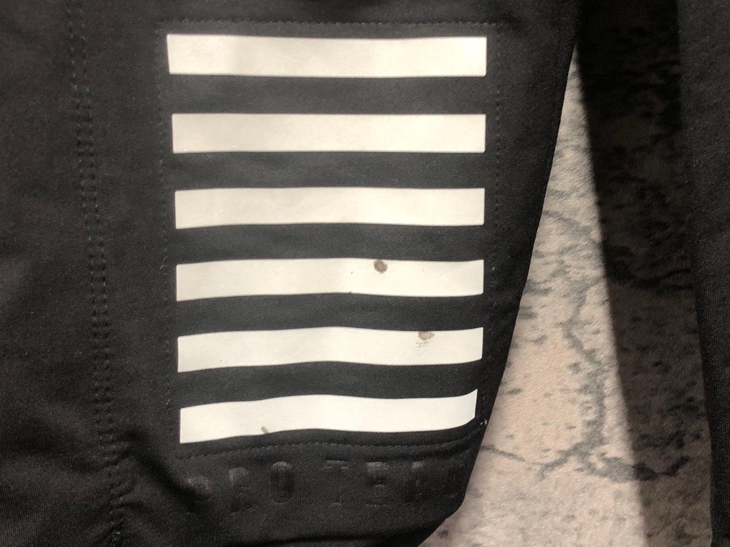 IV196 ラファ Rapha PRO TEAM 長袖サイクルジャージ 黒 S 汚れ 日焼け 裾ゴム伸び