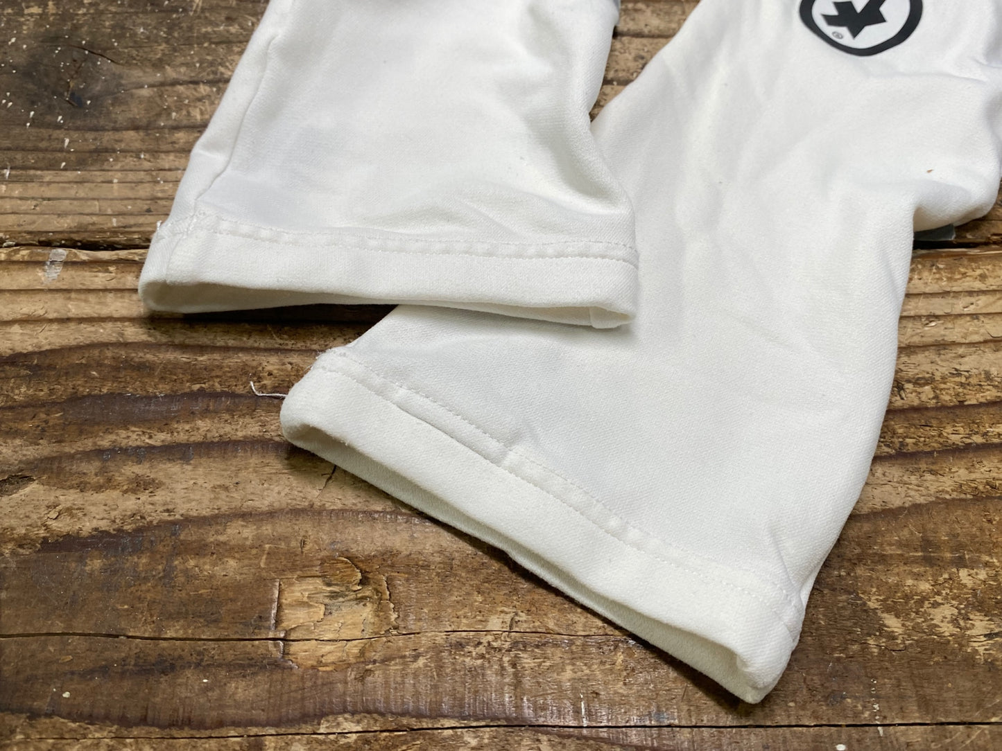 IW502 アソス Assos アームカバー 白 Ⅰ