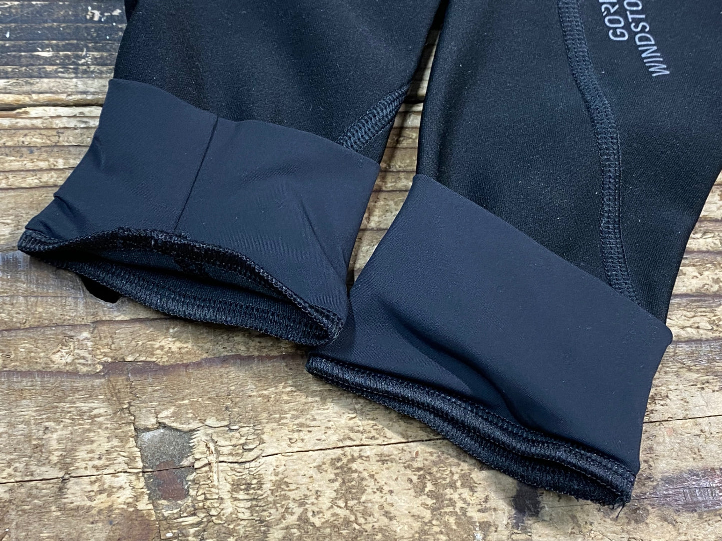 JC096 ゴア GORE BIKE WEAR アームカバー 黒 M GORE-WINDSTOPPER