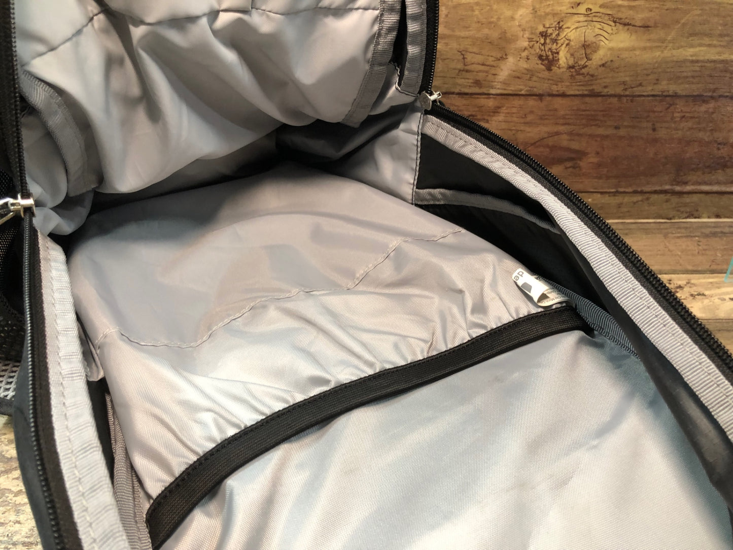 IN873 ドイター DEUTER レースエア RACE AIR リュック バックパック