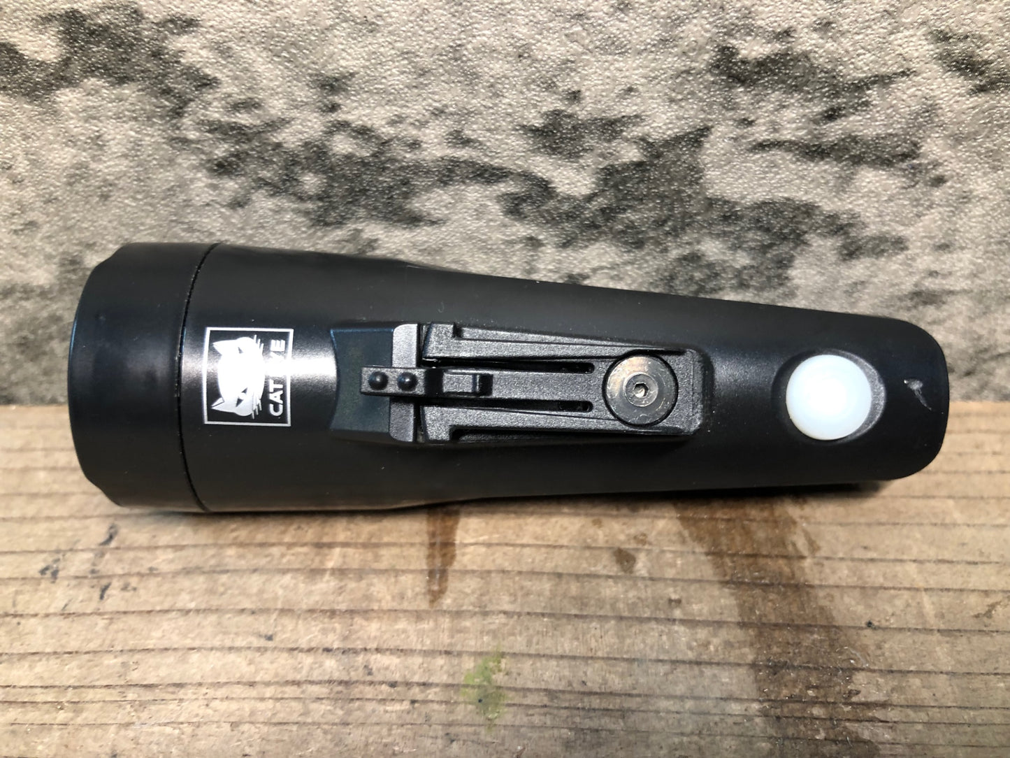 IY821 キャットアイ CATEYE GVOLT70 フロントライト 点灯確認済