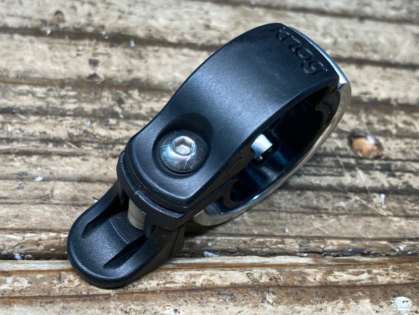 IN706 ノグ knog オイ Oi ベル シルバー Φ22.0