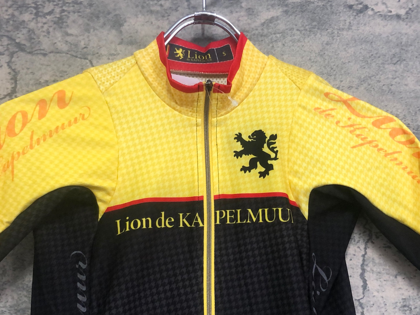 IW595 リオンドカペルミュール Lion de KAPELMUUR 半袖 サイクルジャージ 黒 Ｓ