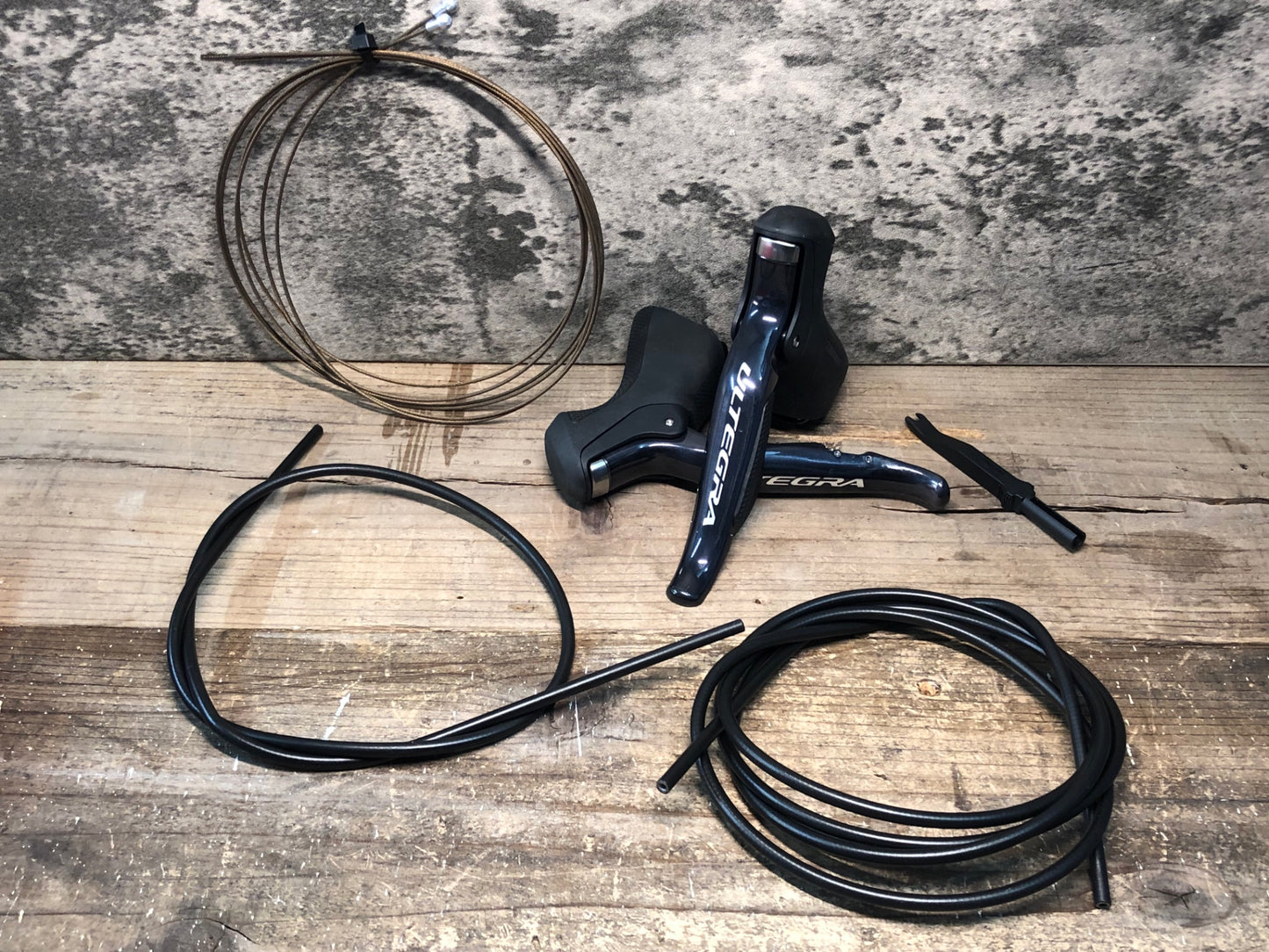 IS585 シマノ Shimano アルテグラ ULTEGRA ST-6870 Di2 電動 STIレバー 未使用品