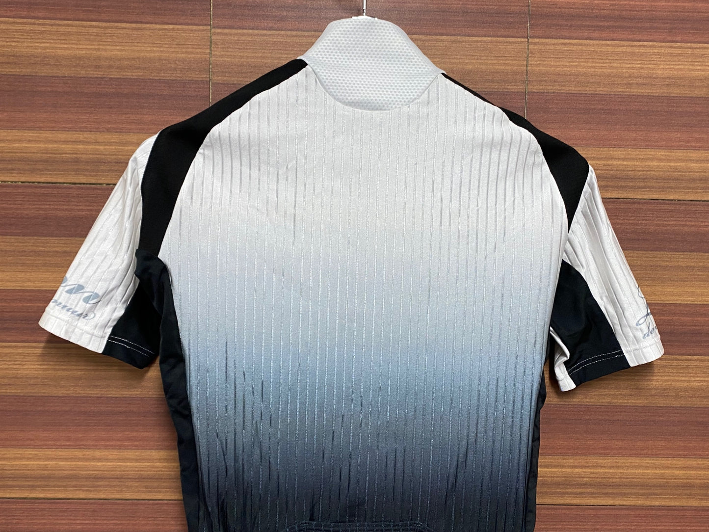 IT549 リオンドカペルミュール Lion de kapelmuur 半袖サイクルジャージ 白黒 エアロ M