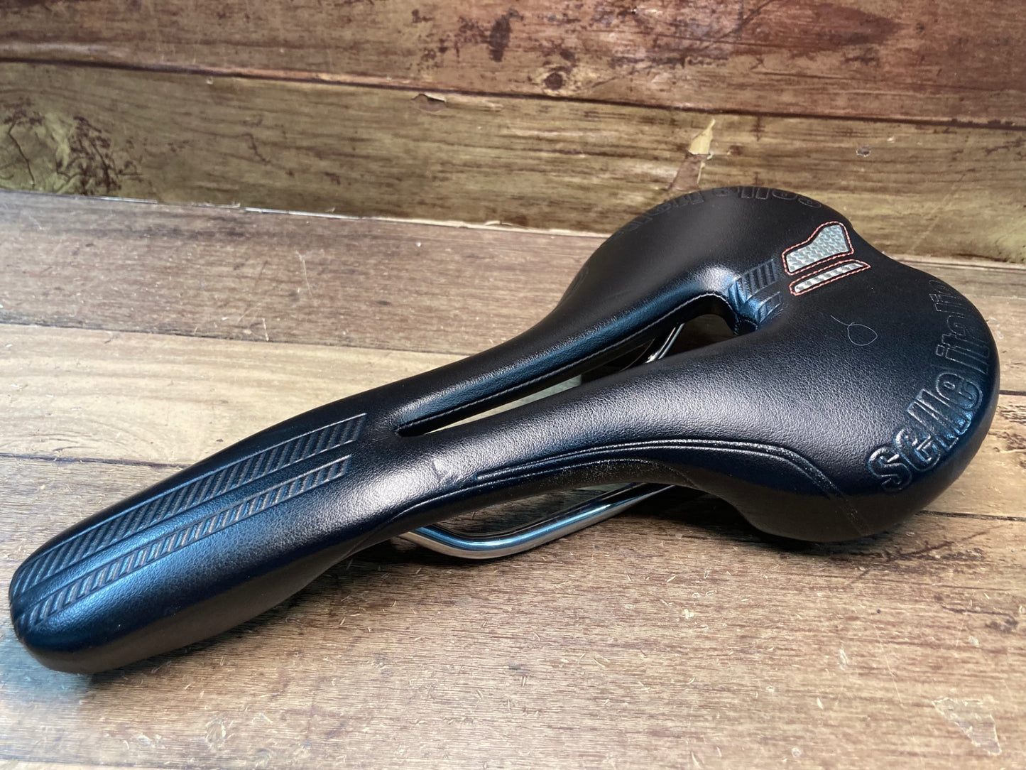 IN548 セライタリア selle italia Flite Flow サドル 黒 Ti316レール
