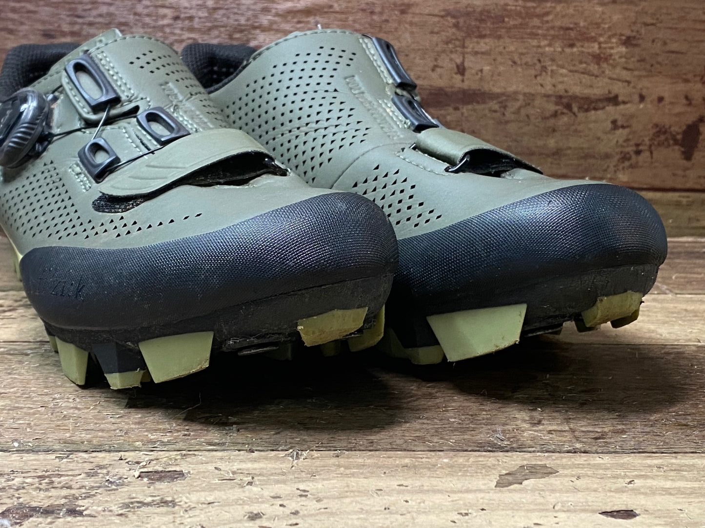 IK282 フィジーク fizik テラ TERRA X5 ビンディングシューズ SPD オリーブ EU38.5 BOA