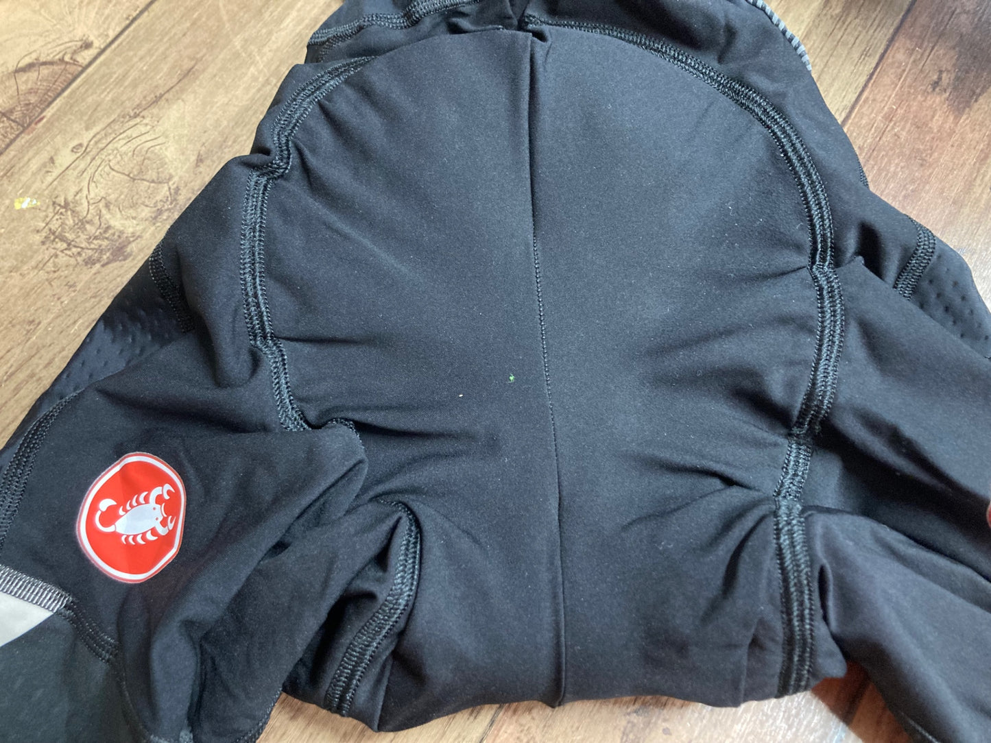 IS778 カステリ CASTELLI ロッソコルサ ROSSO CORSA ビブショーツ 黒 M