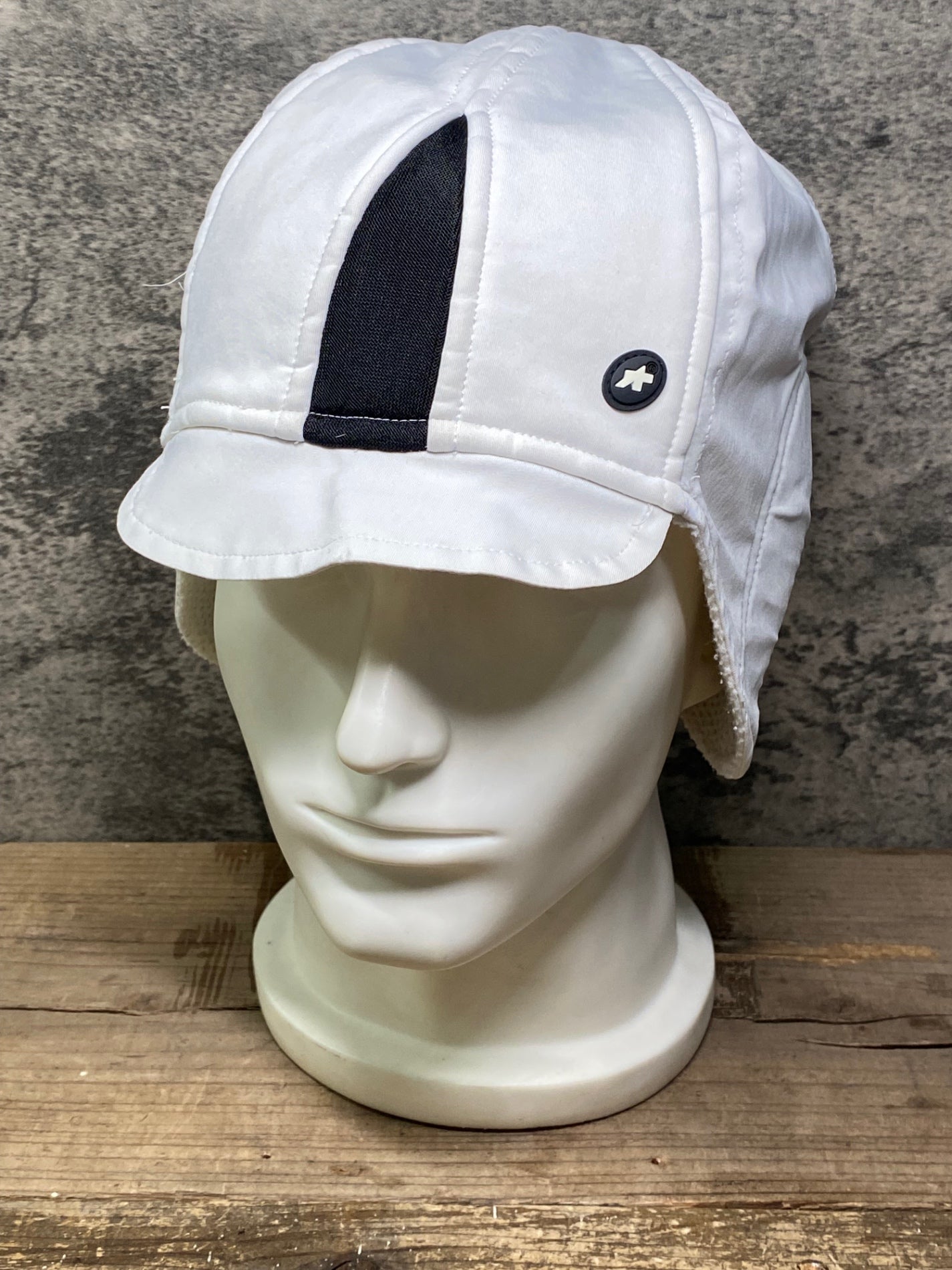 IW508 アソス Assos WINTER サイクルキャップ 白 フリーサイズ 裏起毛